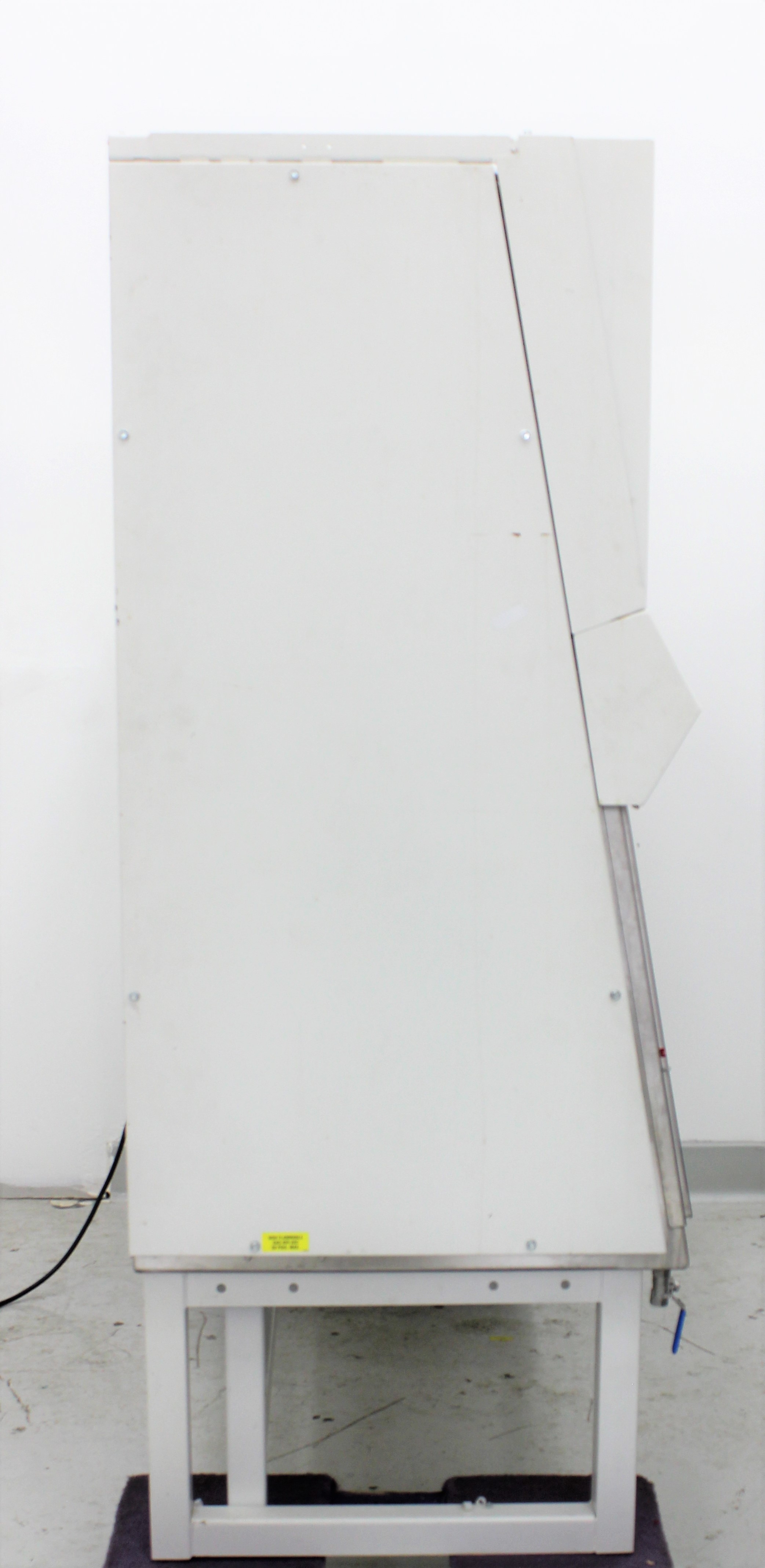 Baker SG 603A-HE Class II Biosafety Cabinet High Efficiency HEPA Filtration