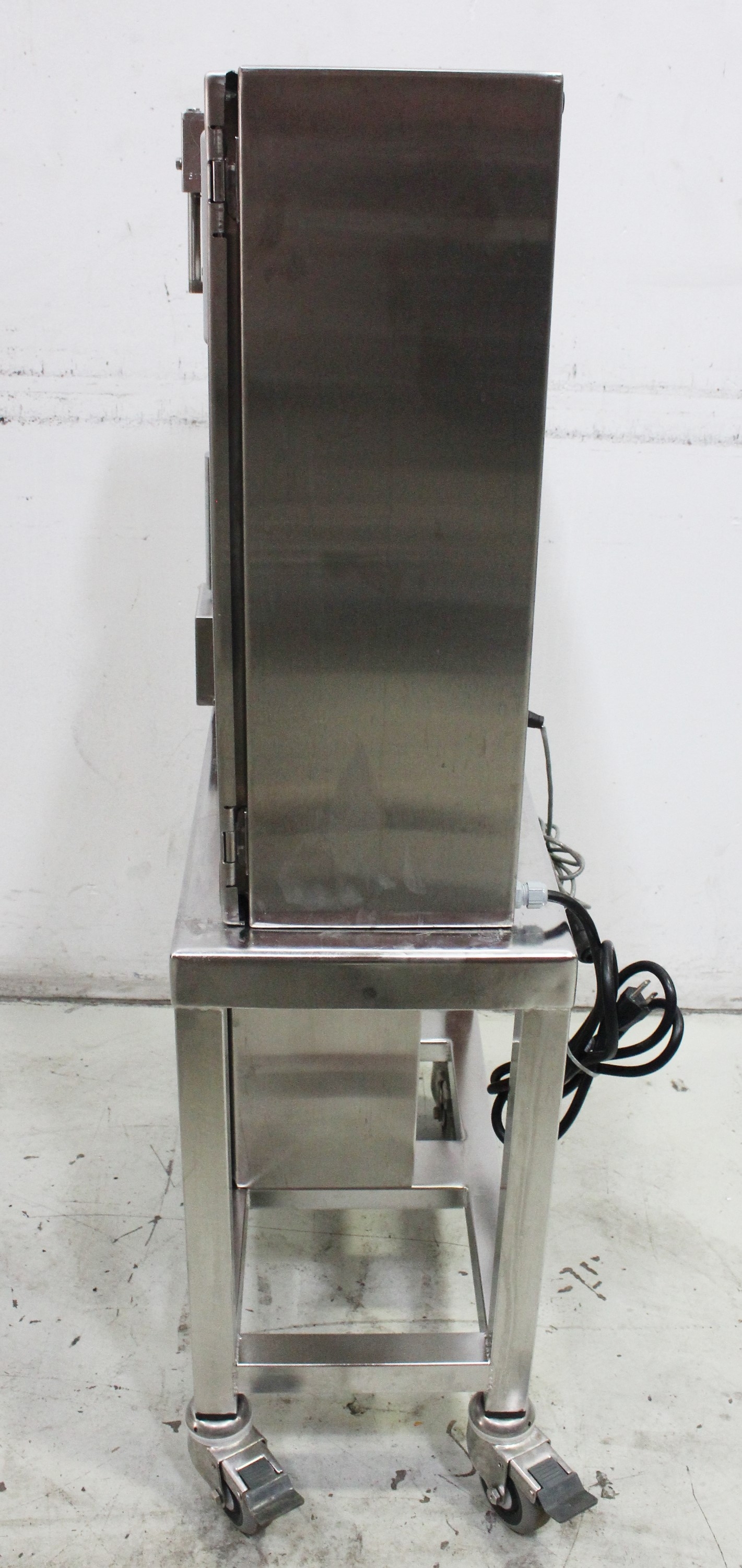 Bosch 811395605 Pump Controller Used Fair Condition for Fluid Management