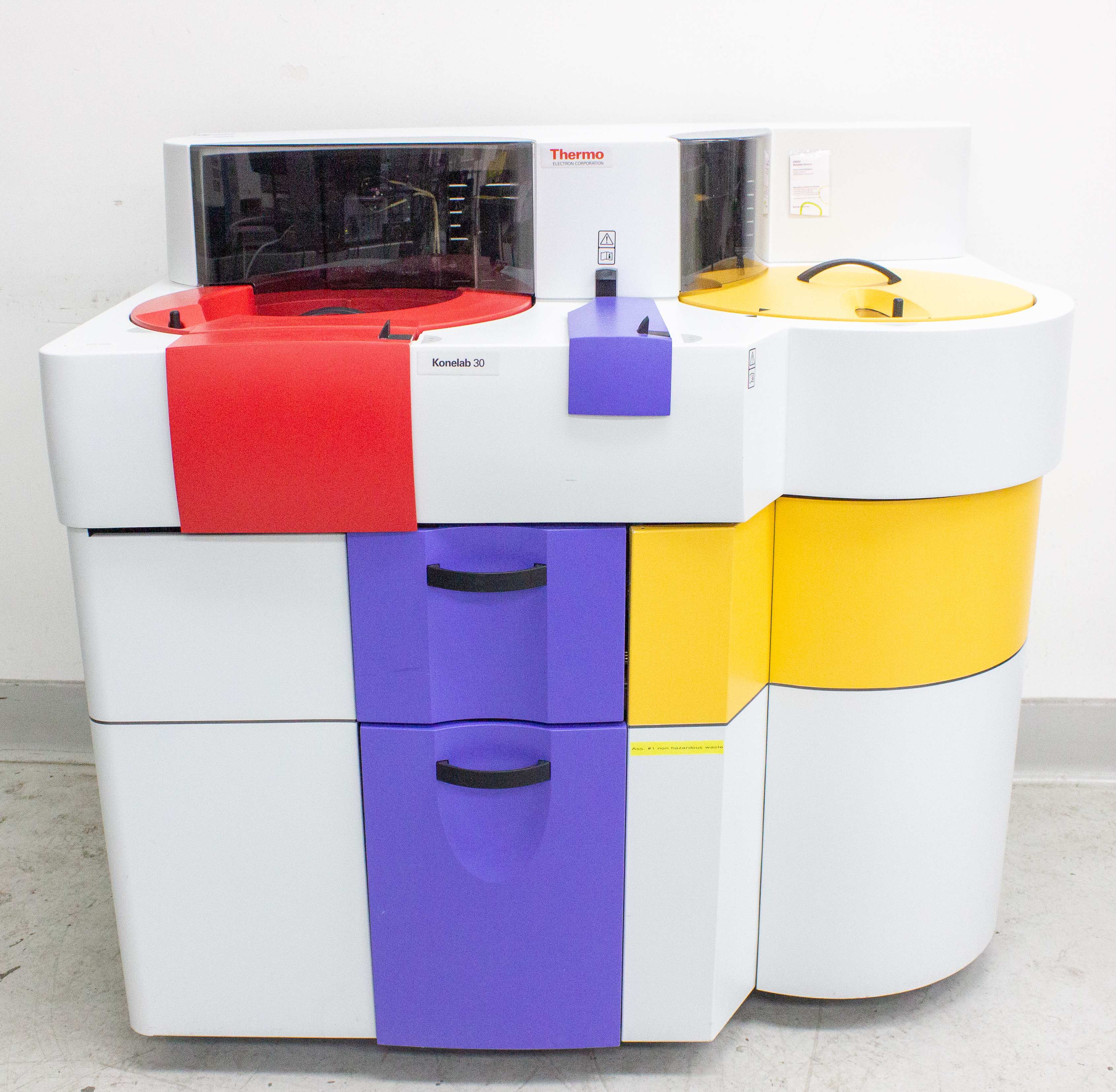 Thermo Konelab 30 Clinical Chemistry Analyzer 300 Tests/Hour Random Access