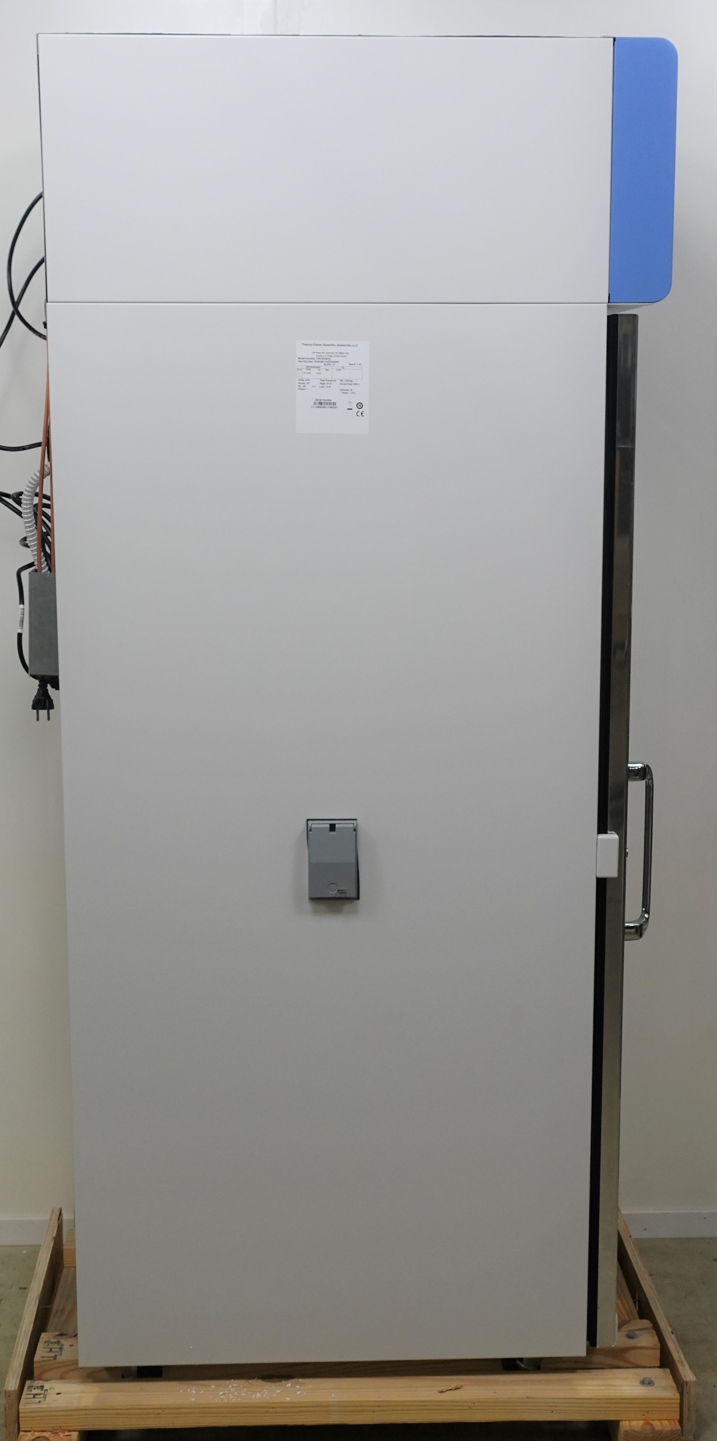 Thermo FRCR2304V 23.3 CU.FT. Refrigerator Forced Air Defrost LED Used