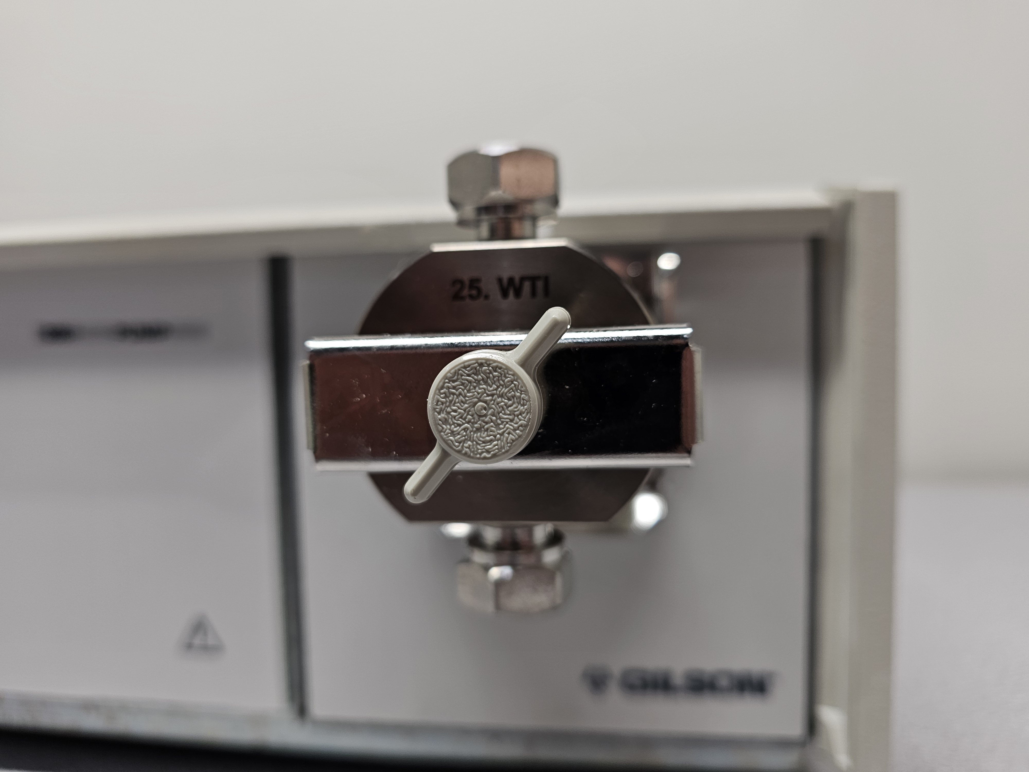 Gilson 306 Pump HPLC System 10 L/min-200 mL/min 120V Used