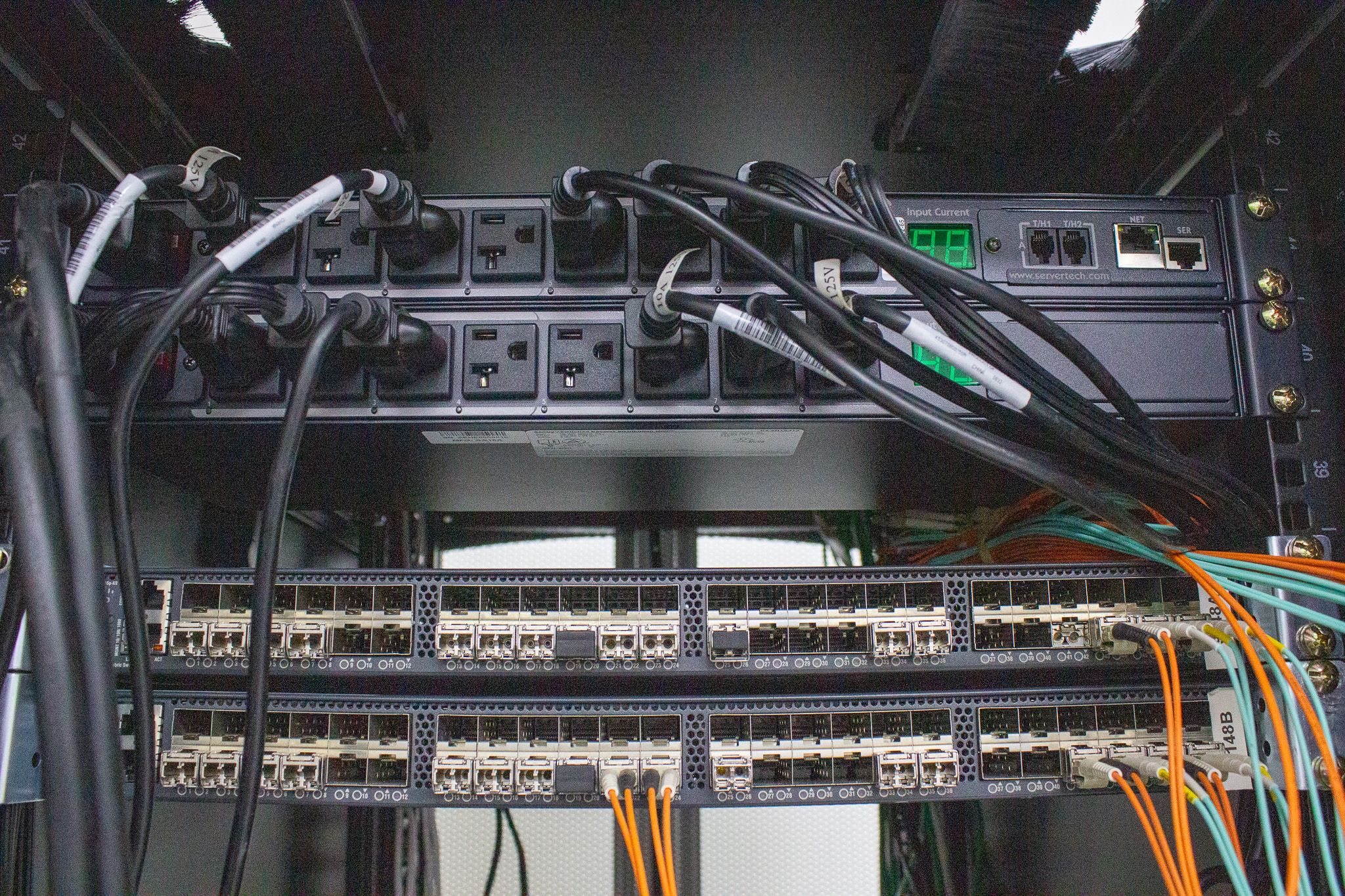 Chatsworth CP3183722 Network Cabinet w/ Cisco & Server Tech Switches 120V