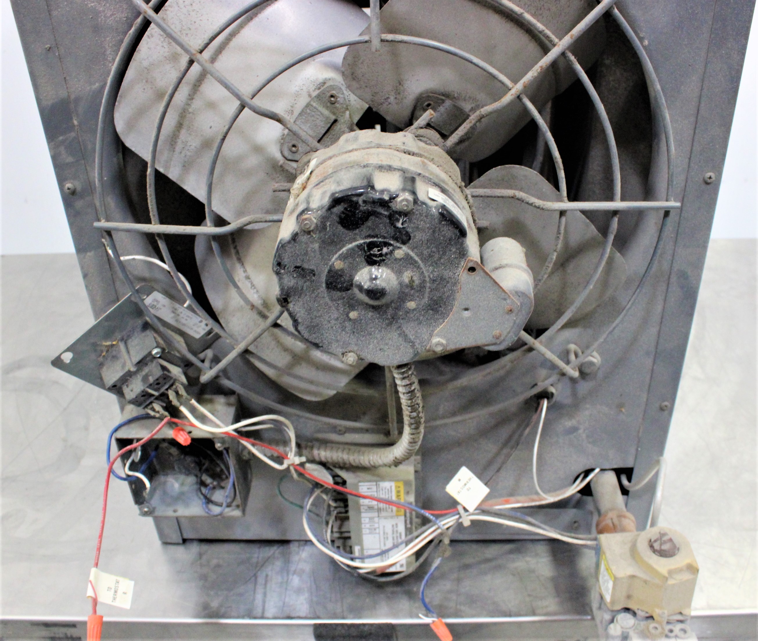 Dayton 3E370 Standard-Profile Heater with Propeller Fan, 3200 CFM, 120V 60Hz