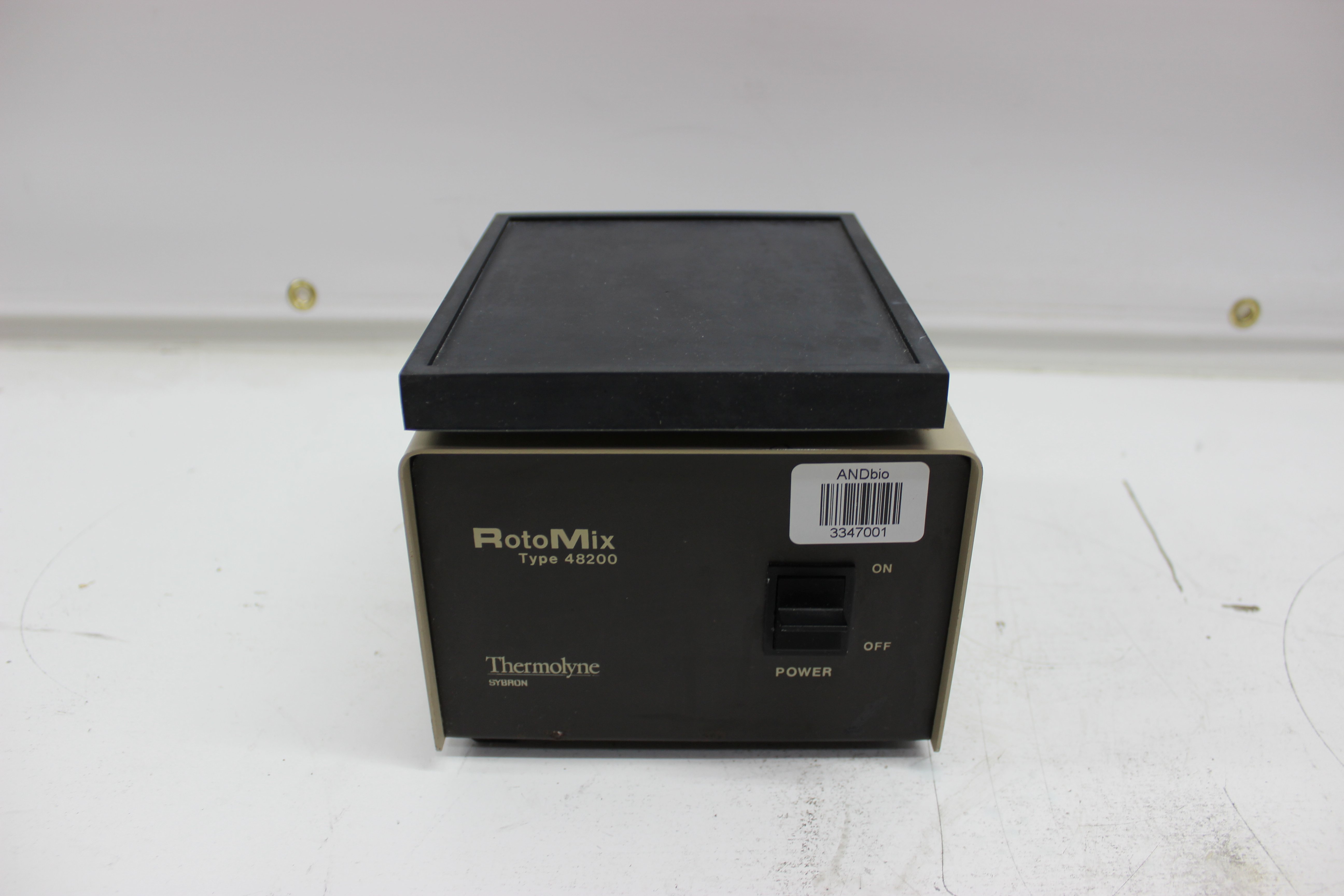 Thermolyne RotoMix Orbital Mixer Shaker Model 48200 Microplate Lab Equipment