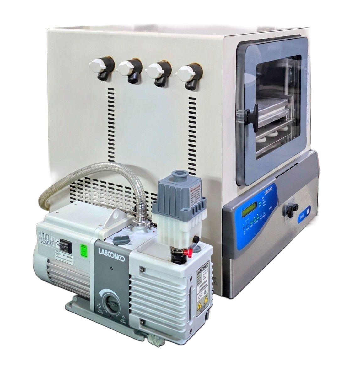 Labconco Freeze Dry System Free Zone Triad with Vacuum Pump. 