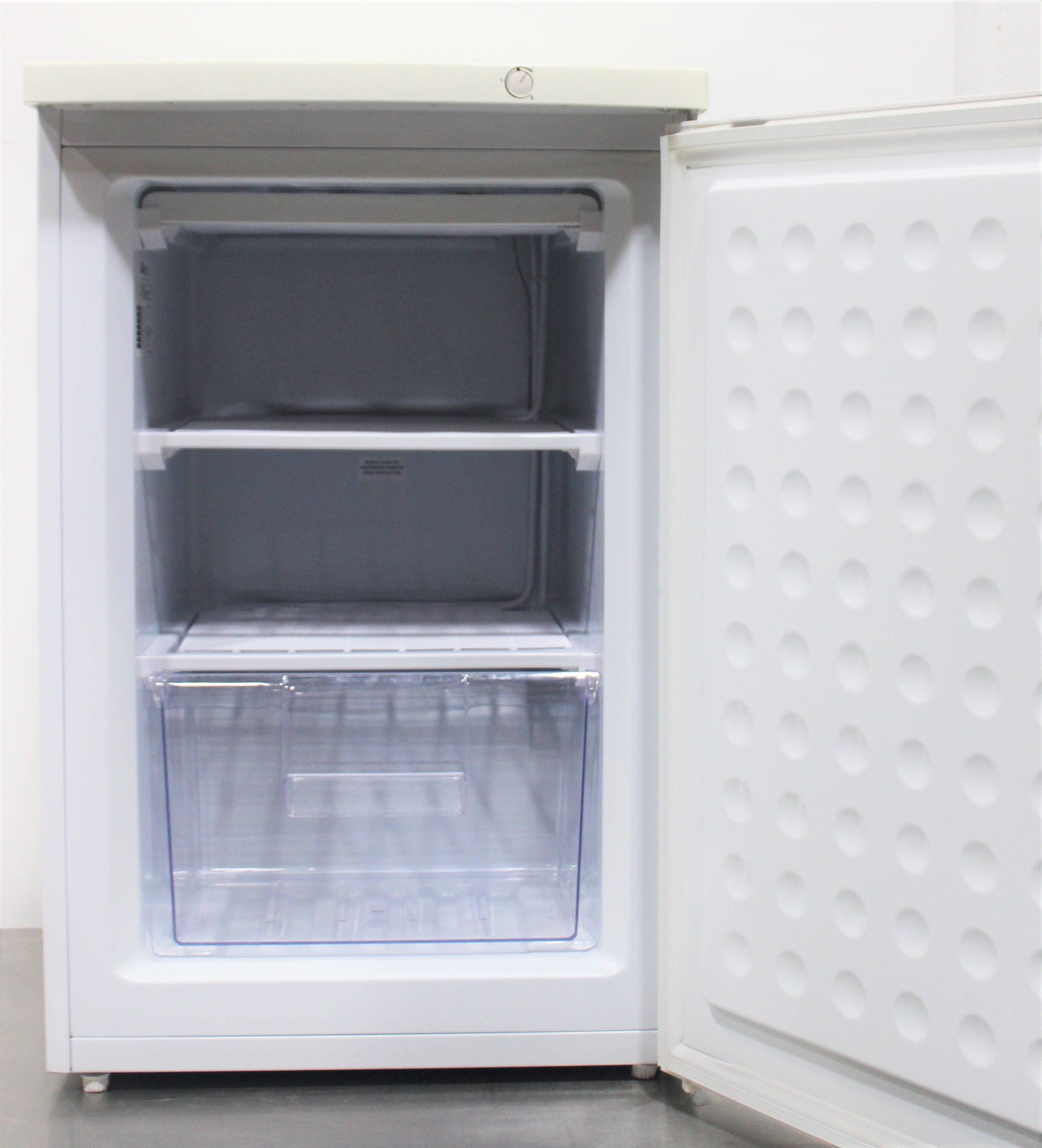 LabRepco LABH-4-UFM Futura +4C Undercounter Freezer -20C 4CuFt Used