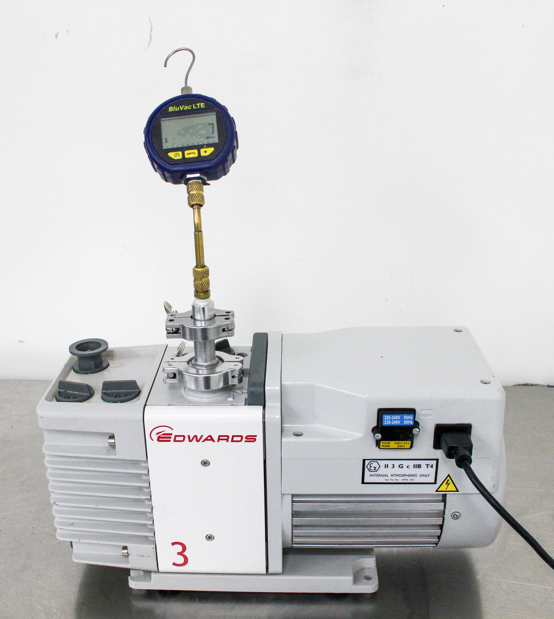 Edwards RV3 A65201903 Vacuum Pump 3.3m3/hr 2.3cfm Chem Process Pumping