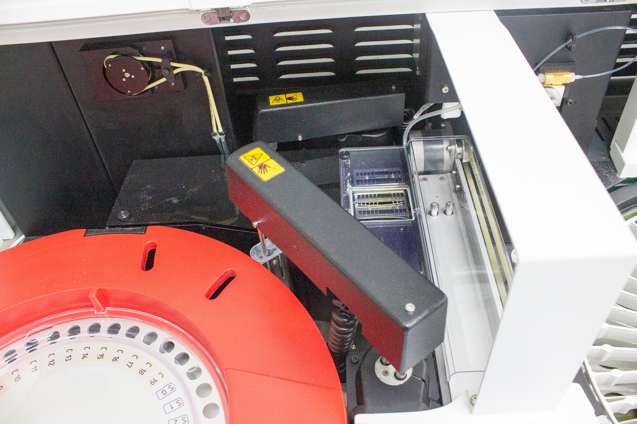 Thermo Konelab 30 Clinical Chemistry Analyzer 300 Tests/Hour Random Access