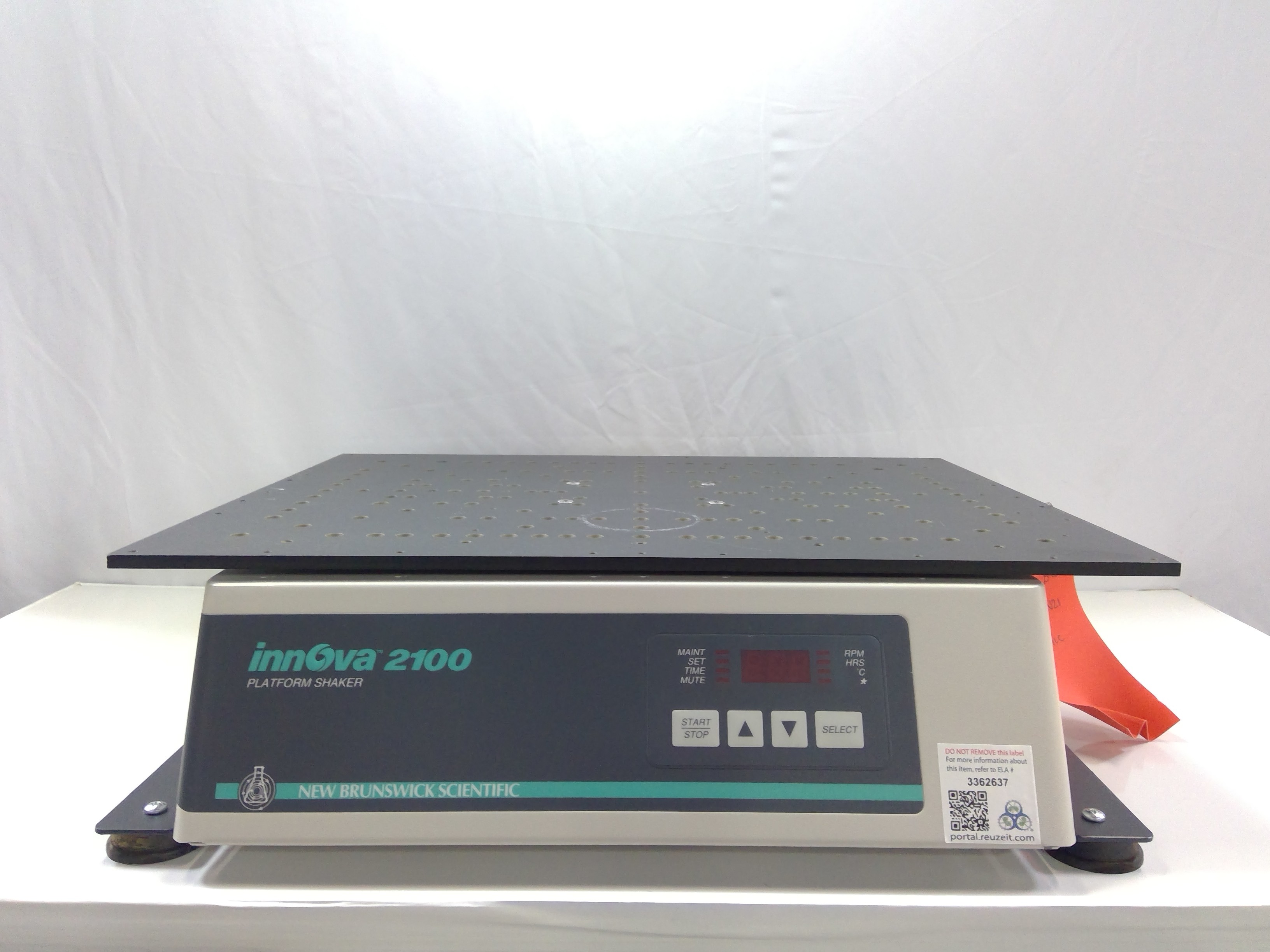 Eppendorf Innova 2100 Benchtop Shaker Incubator Uniform Shaking 6000mL