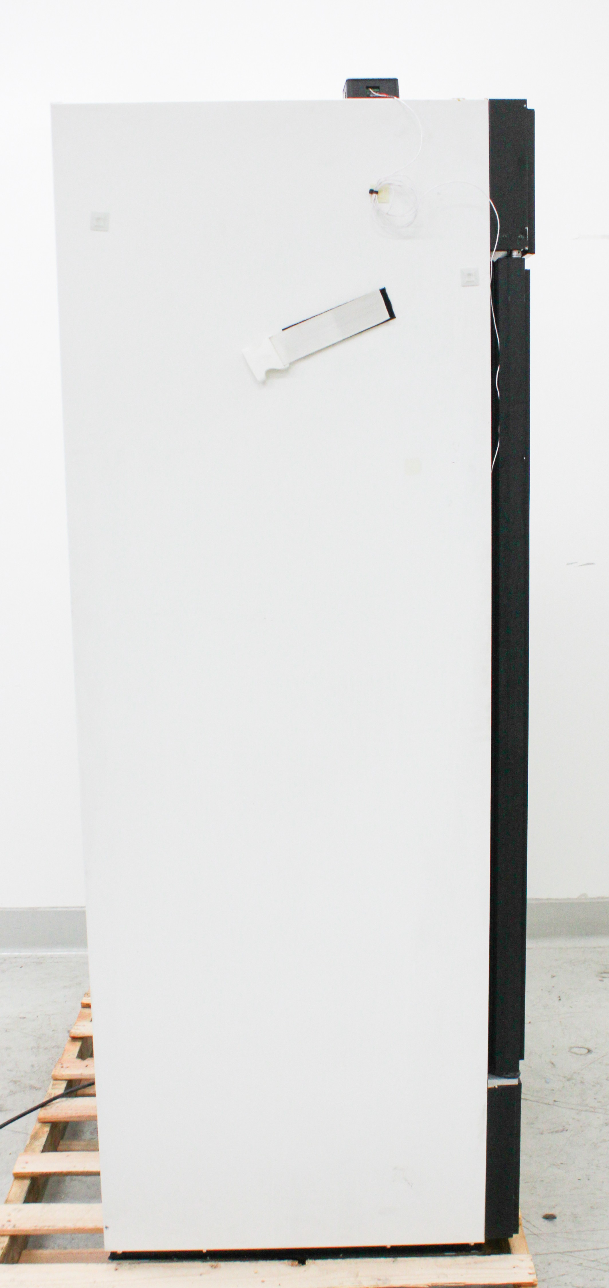 VWR True GDM-49 Refrigerator Dual Glass Door 49 Cu Ft 33F-38F LED Light