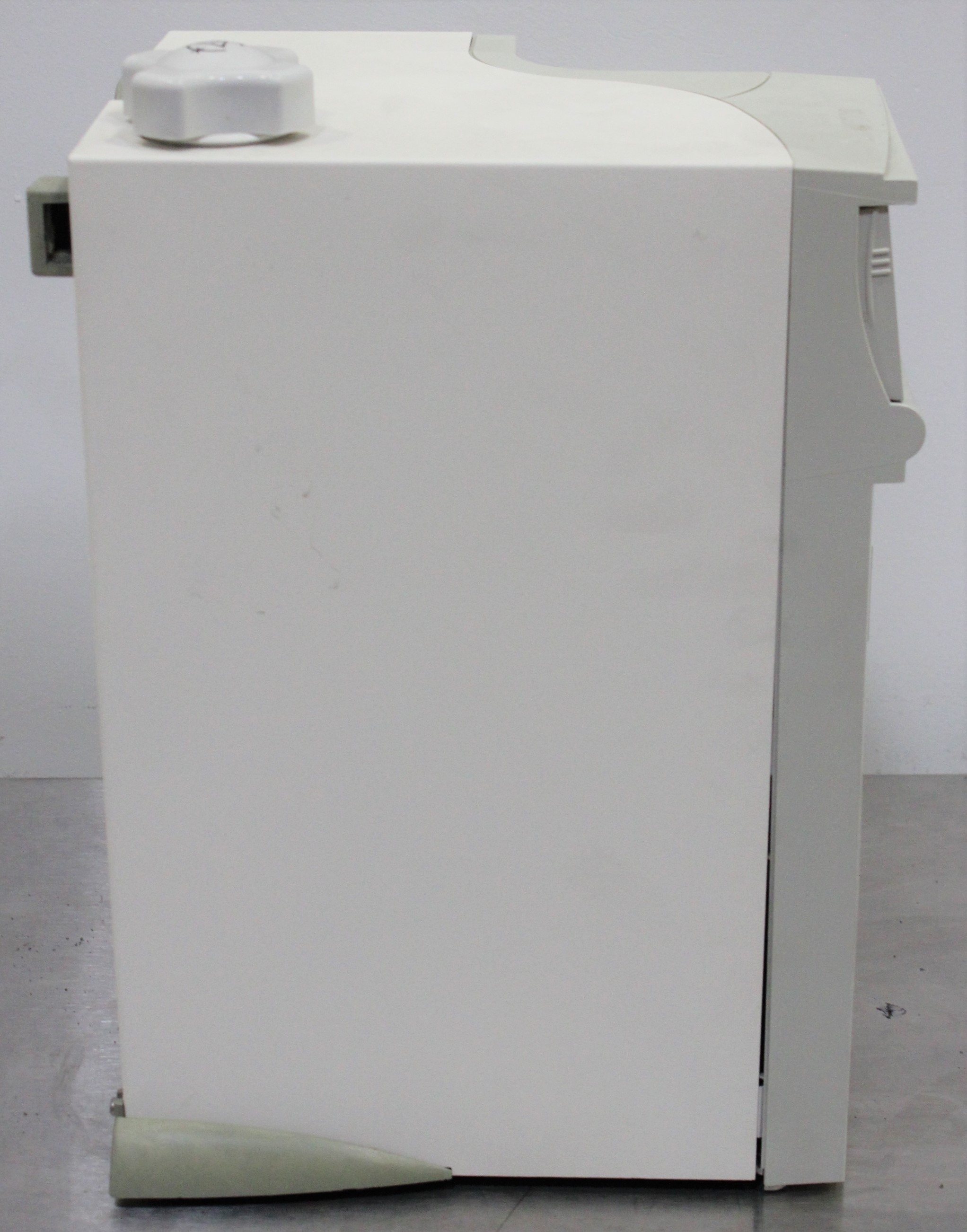 Millipore ZLXS6005Y Elix Essential Water Purification System Type 2