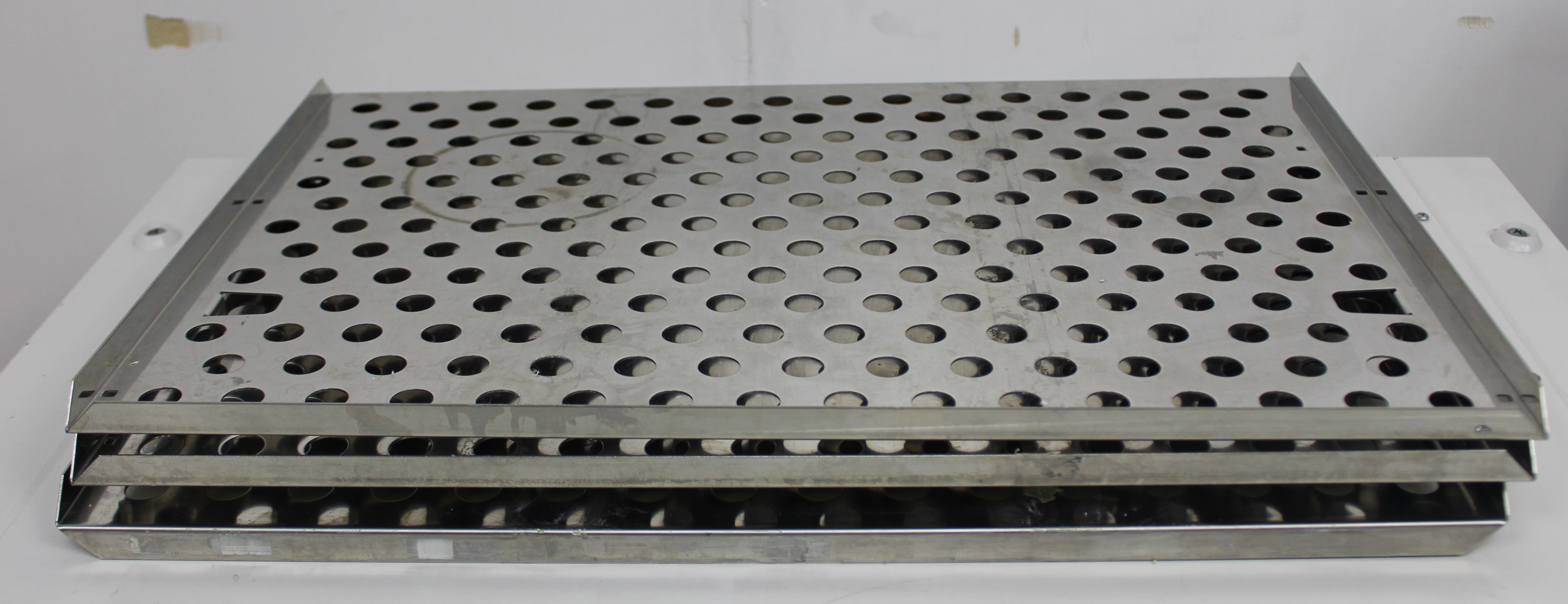 Kendro B12 Lab Incubator Ambient +5 to +70C 131L with 3 Shelves