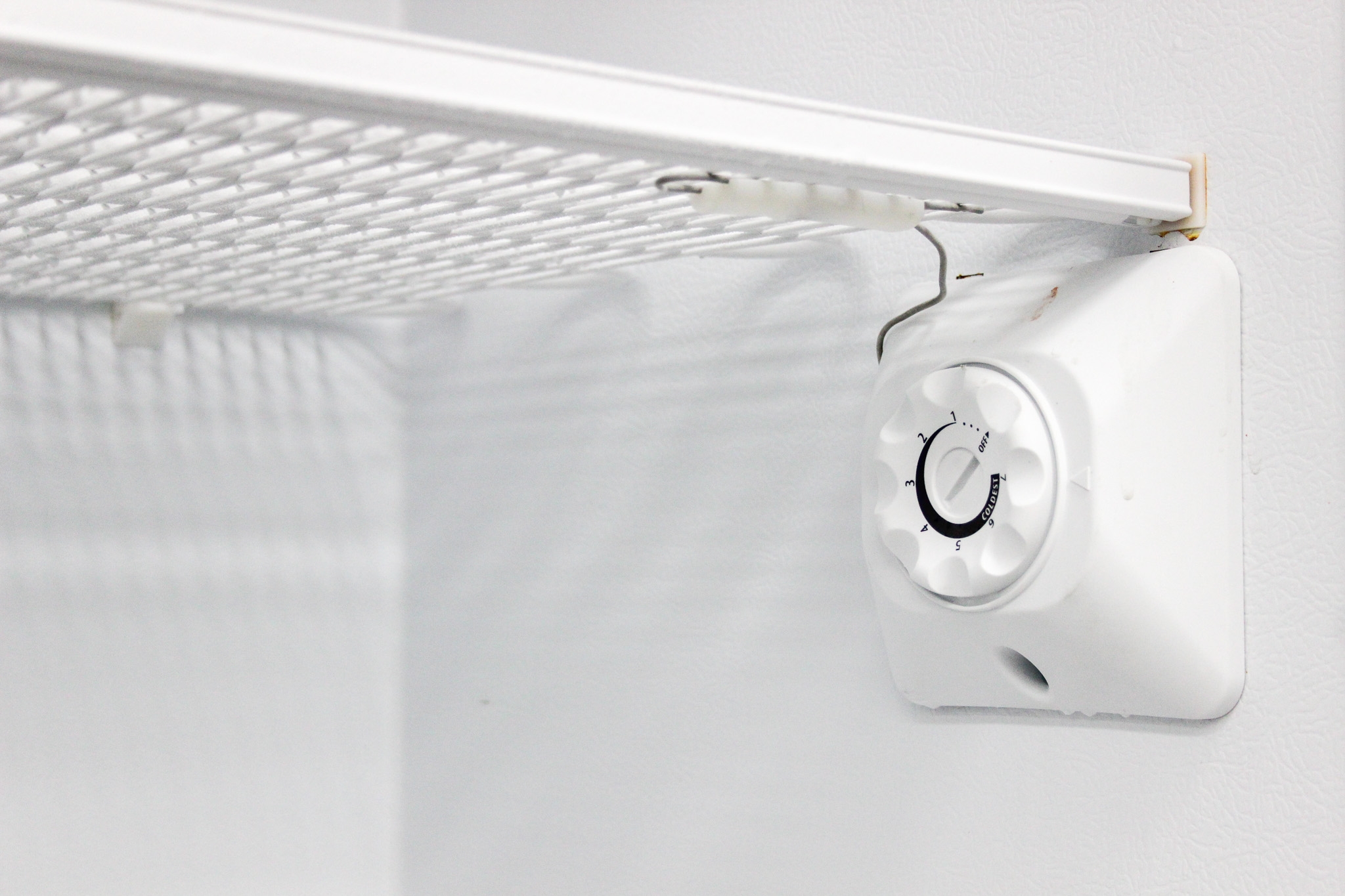 Frigidaire FFFU17M1QWA Upright Freezer 17.4 Cu Ft -28C Energy Efficient