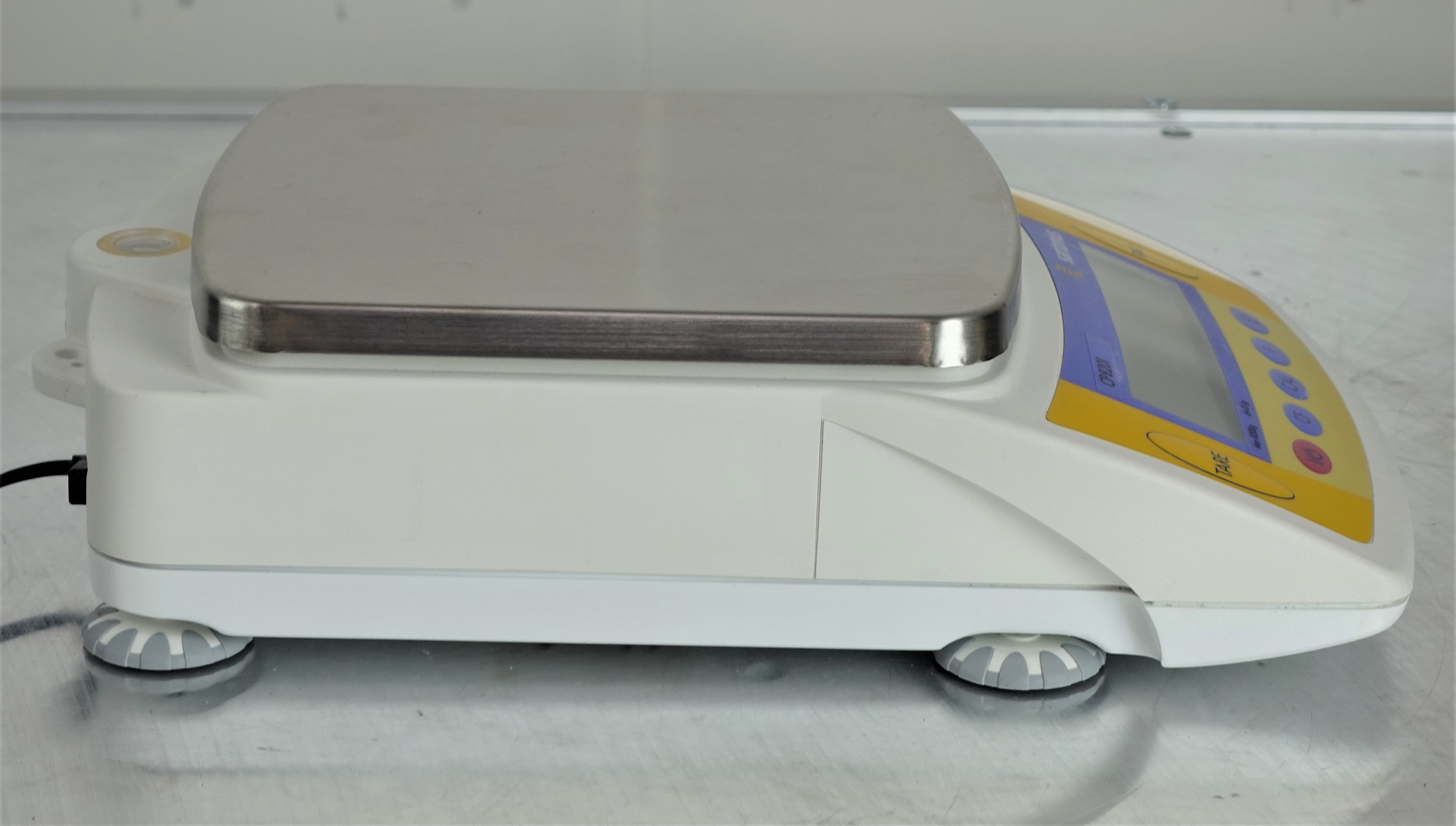 Sartorius CP8201 Lab Bench Scale 8200g Capacity 0.1g Readability Integrated Cal