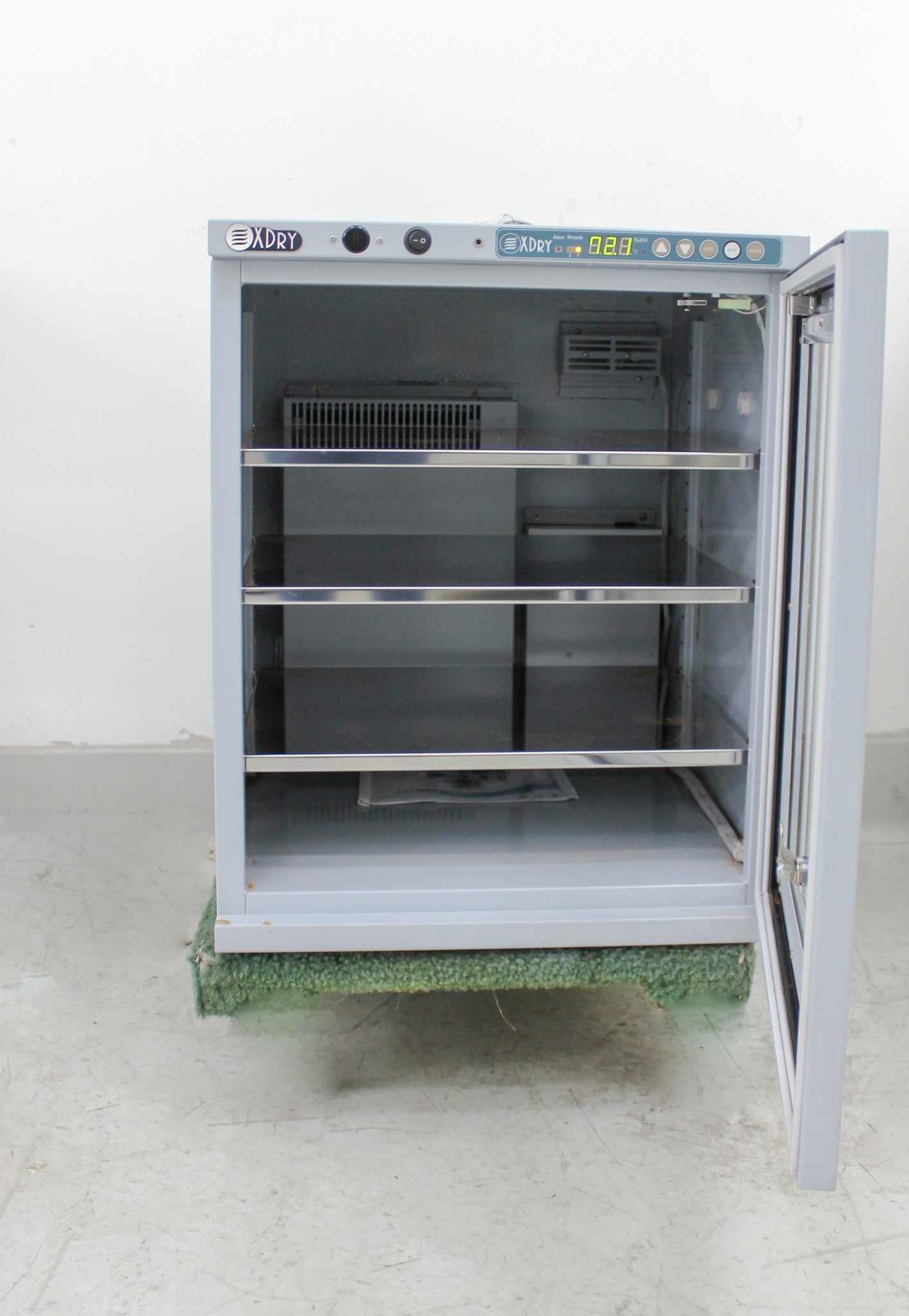 Xdry XD1-151-02 Benchtop Desiccant Dry Cabinet Energy-Saving 150L Capacity