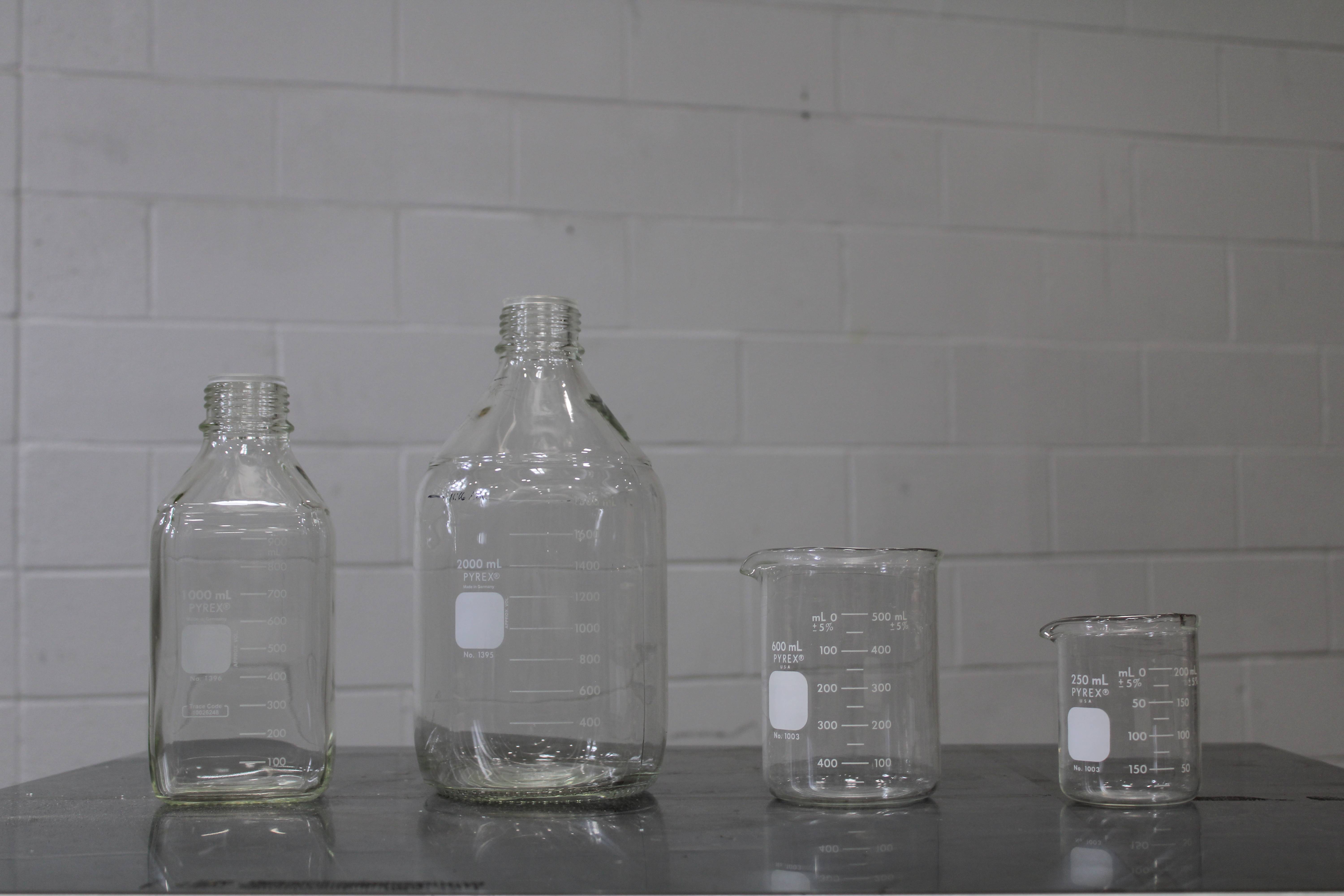 Pyrex Laboratory Glassware Beakers - 14 Piece Assorted Set, Used Condition