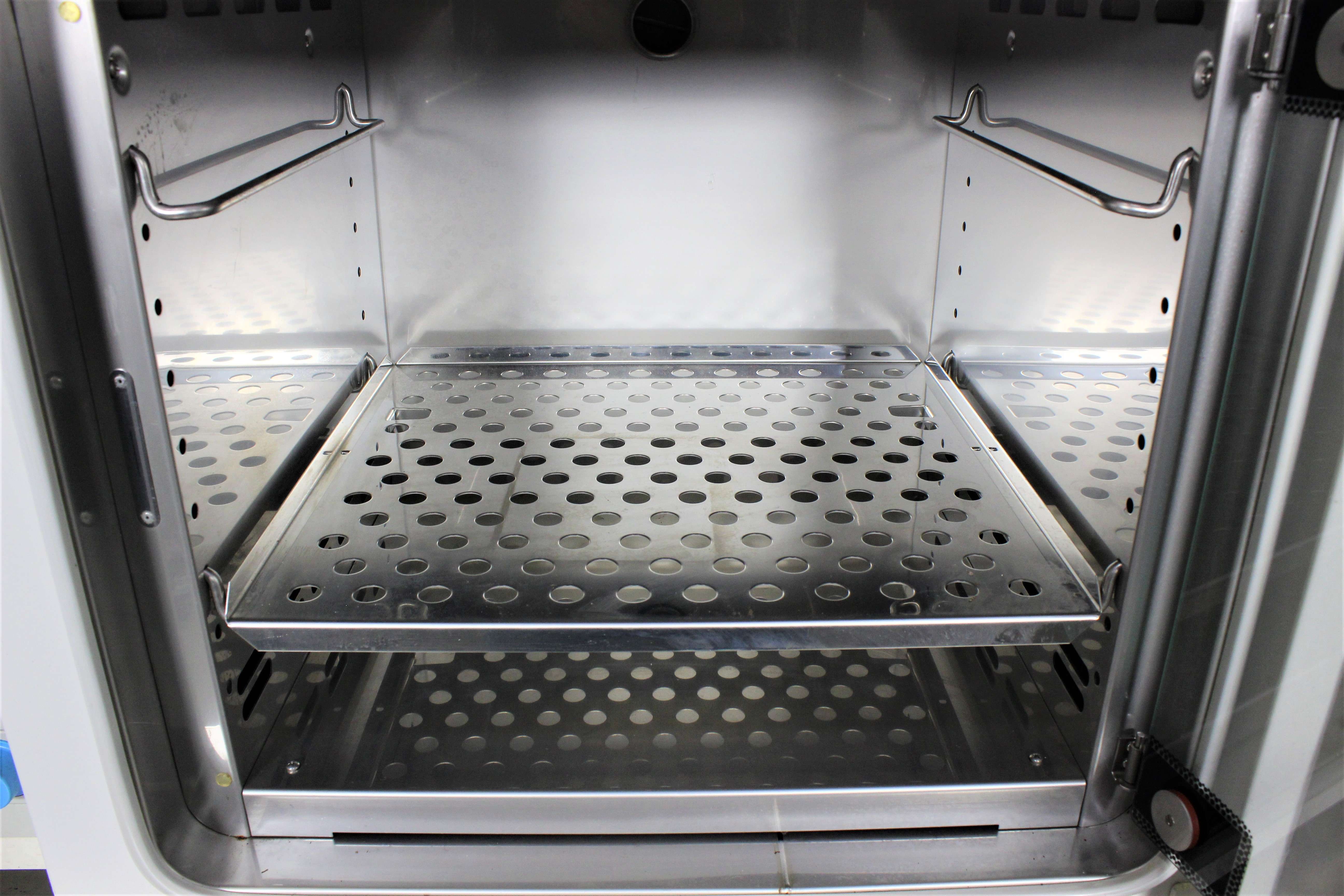 Heraeus B 6060 CO2 Incubator 57L 50-300C AS-IS Sale Needs Repairs