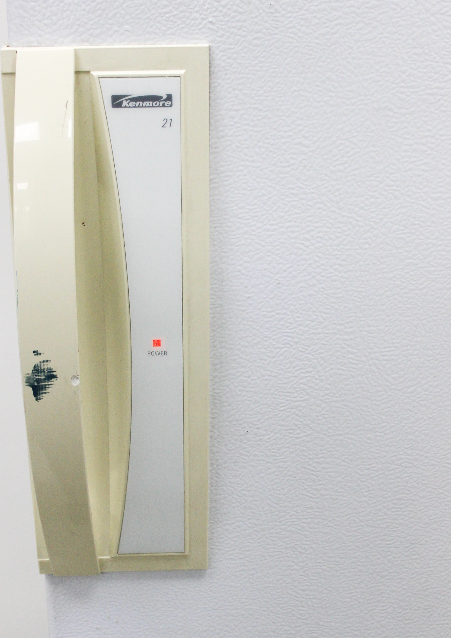 Kenmore 253.9261110 Upright Freezer -10C Space-Saving Dynamic Cooling