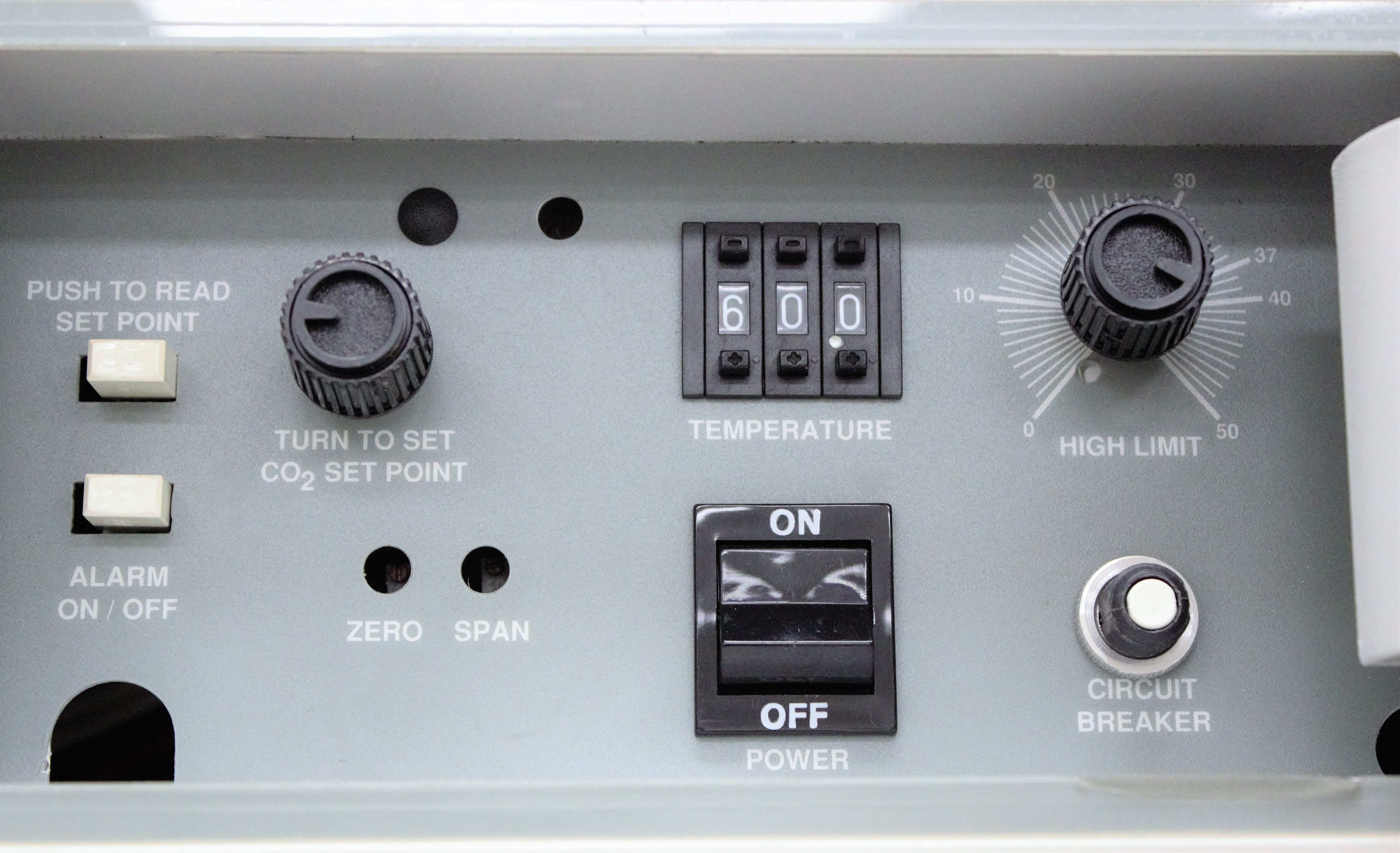 VWR 2450 CO2 Incubator Dual Stack Water Jacket 81cm 120V CO2 Digital Controls