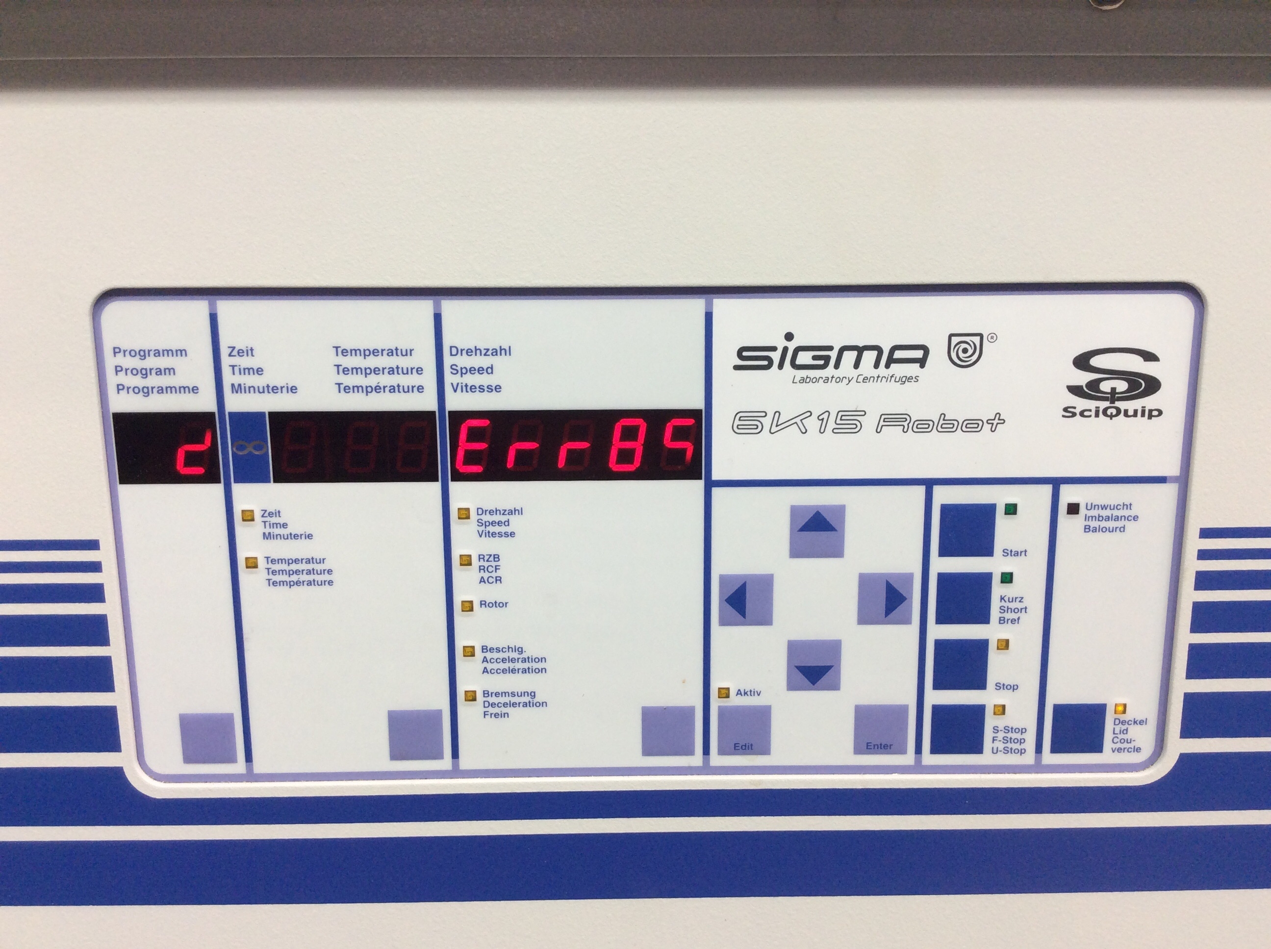 Sigma 6K15 Robot Benchtop Centrifuge 6x500ml -10-40C 15000RPM