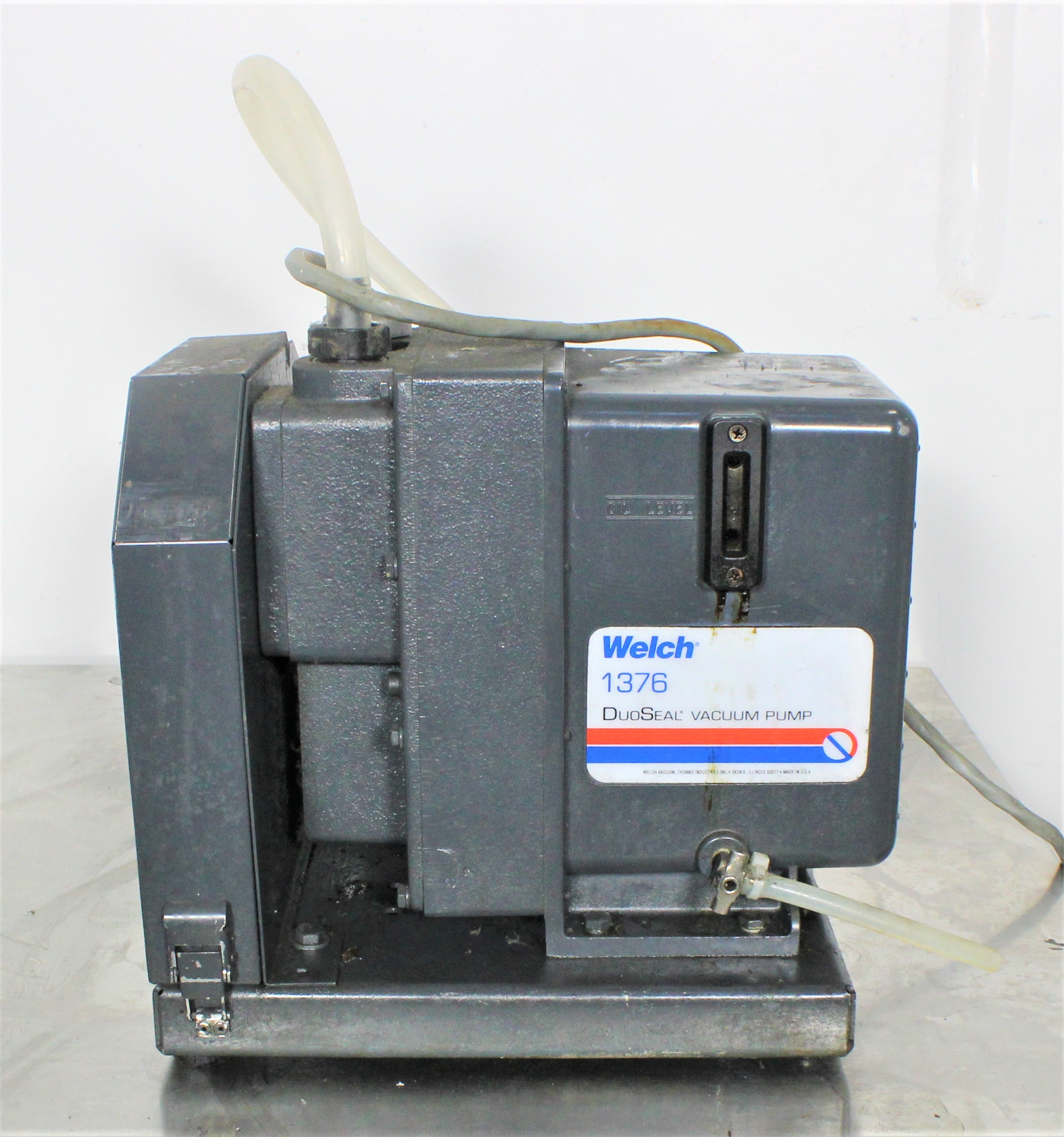 Welch 1376 DuoSeal Vacuum Pump 10.6 cfm 1x10-4 Torr Dual Stage Rotary Vane