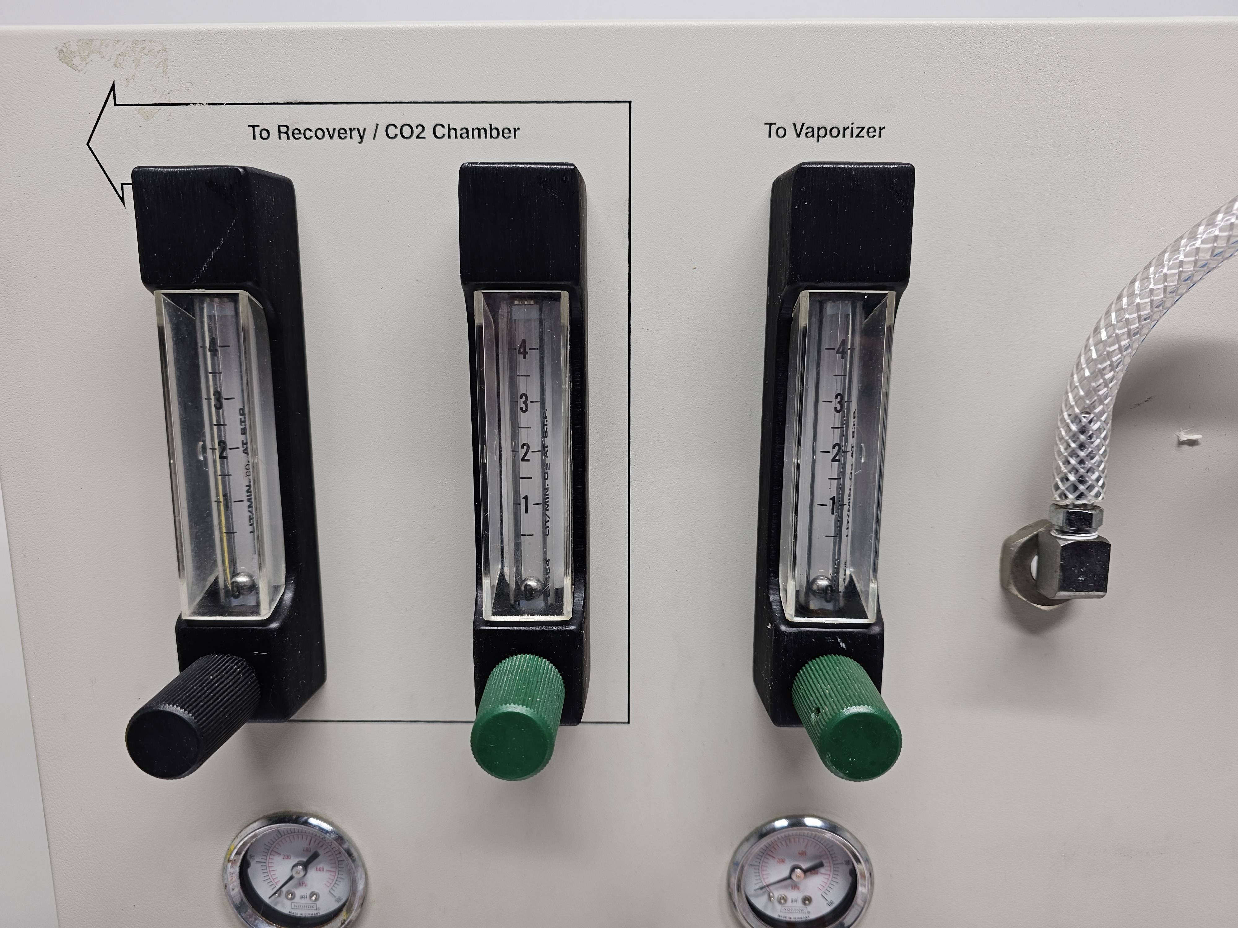 Vetequip Impac5 Inhalation Anesthesia System Dual Breathing Circuits Chamber