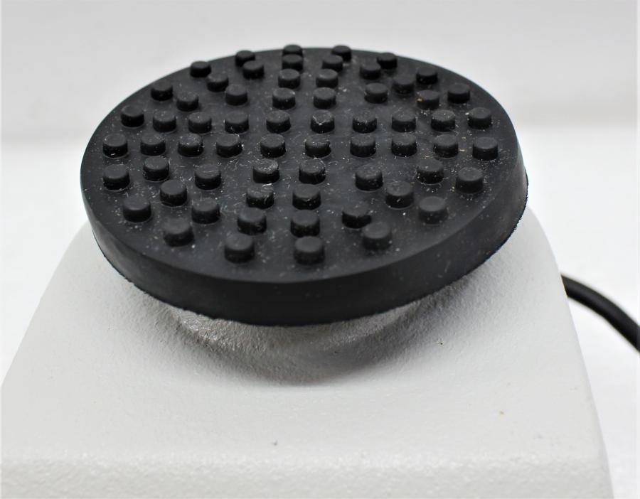 VWR 58816-121 Vortex Mixer Lab Rotator 100-3200 RPM with Power Cord Tested