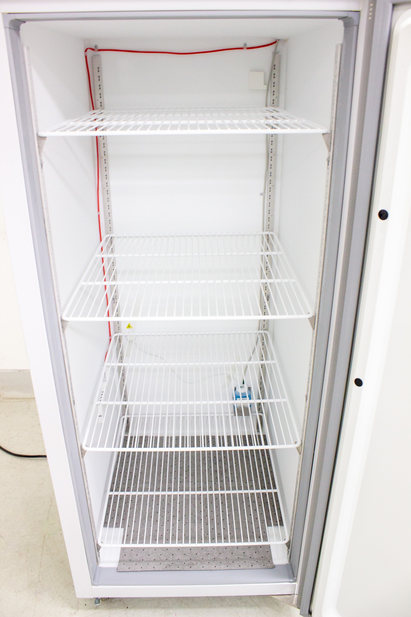 Thermo TSX2320FA Lab Freezer -20C Performance 650L Energy-Efficient Used