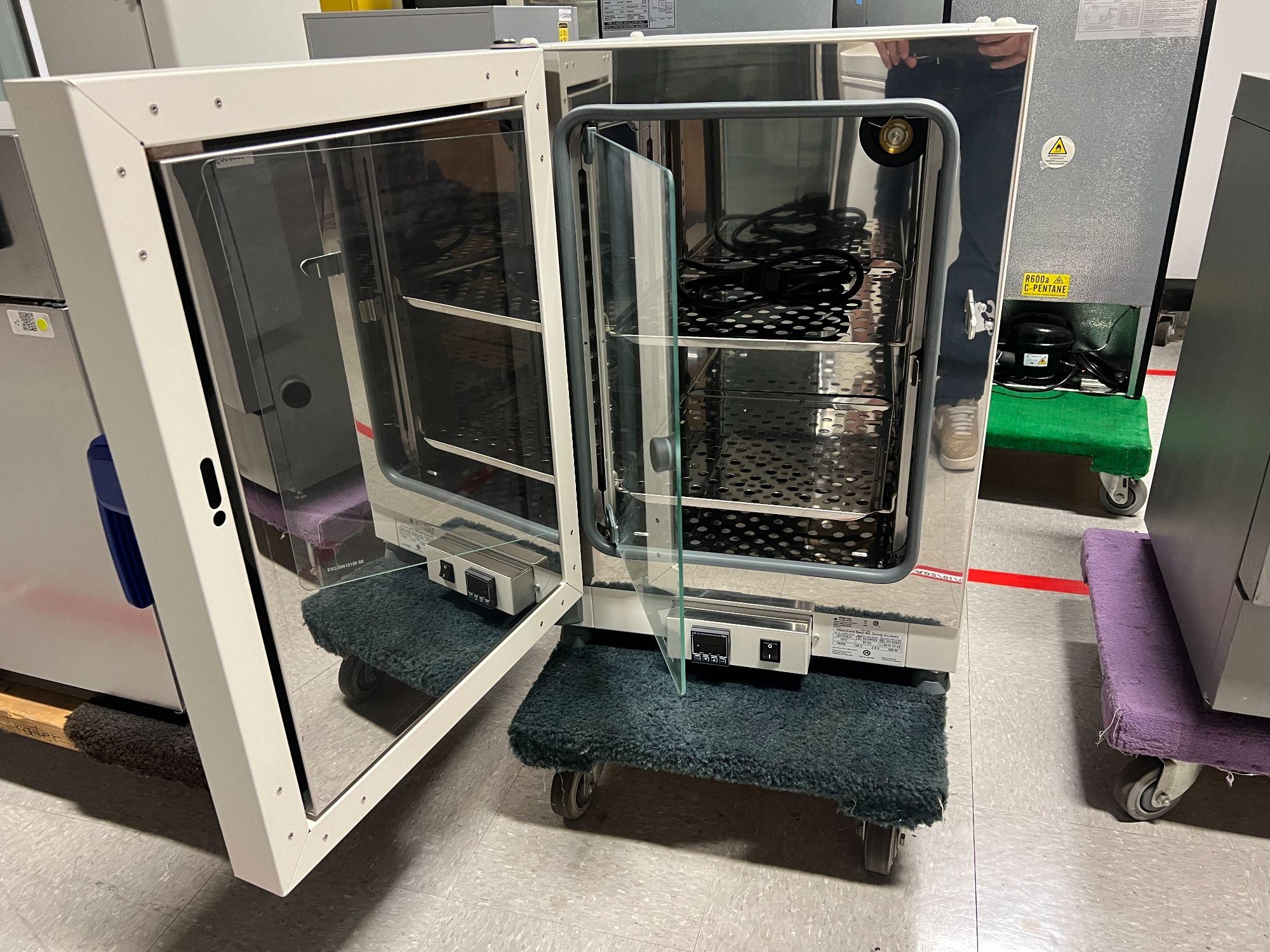 Fisherbrand Basic 60L Gravity Incubatorators