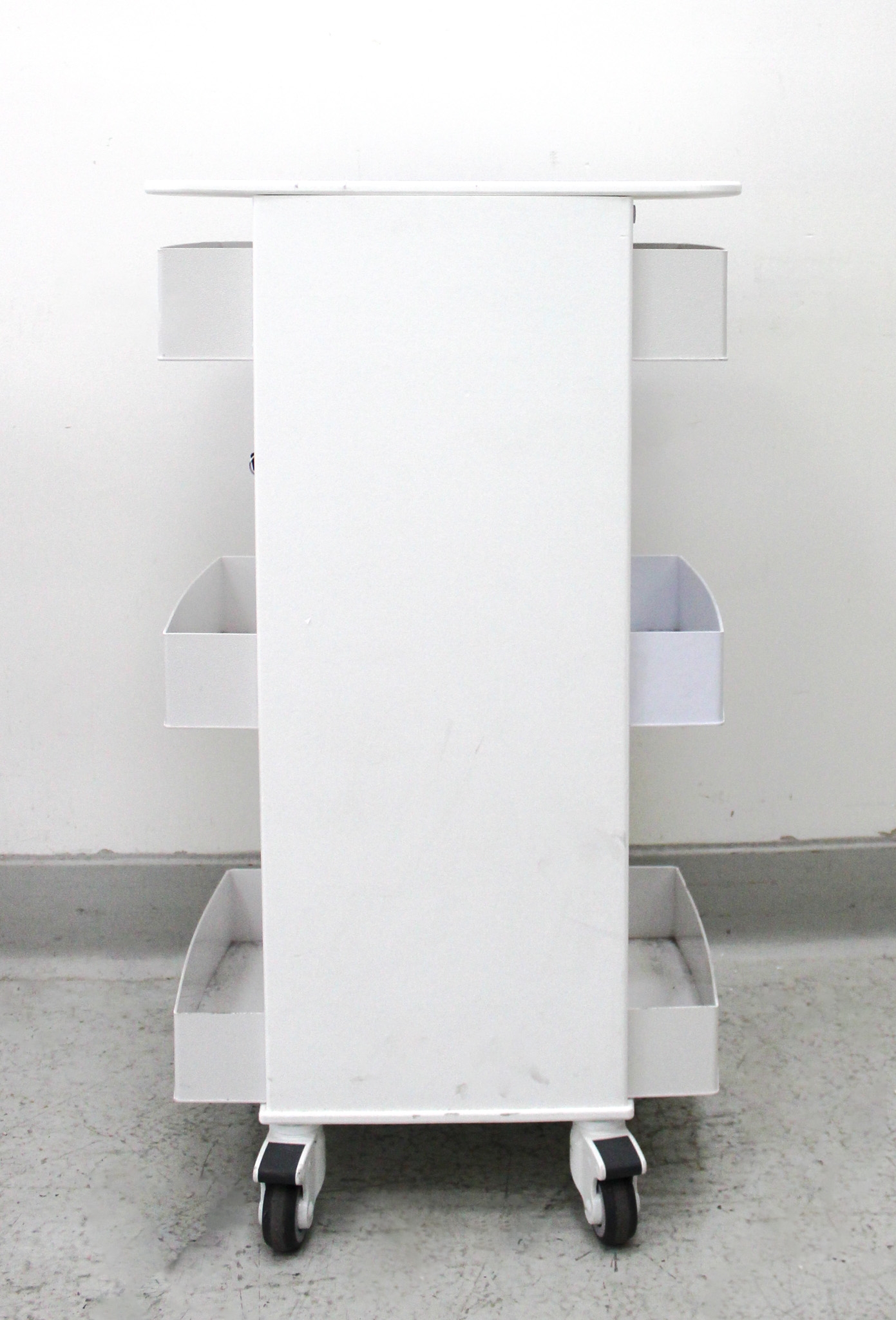 VWR MRI Core DX Lab Cart HDPE Mobile Storage Work Lab Clinics Used