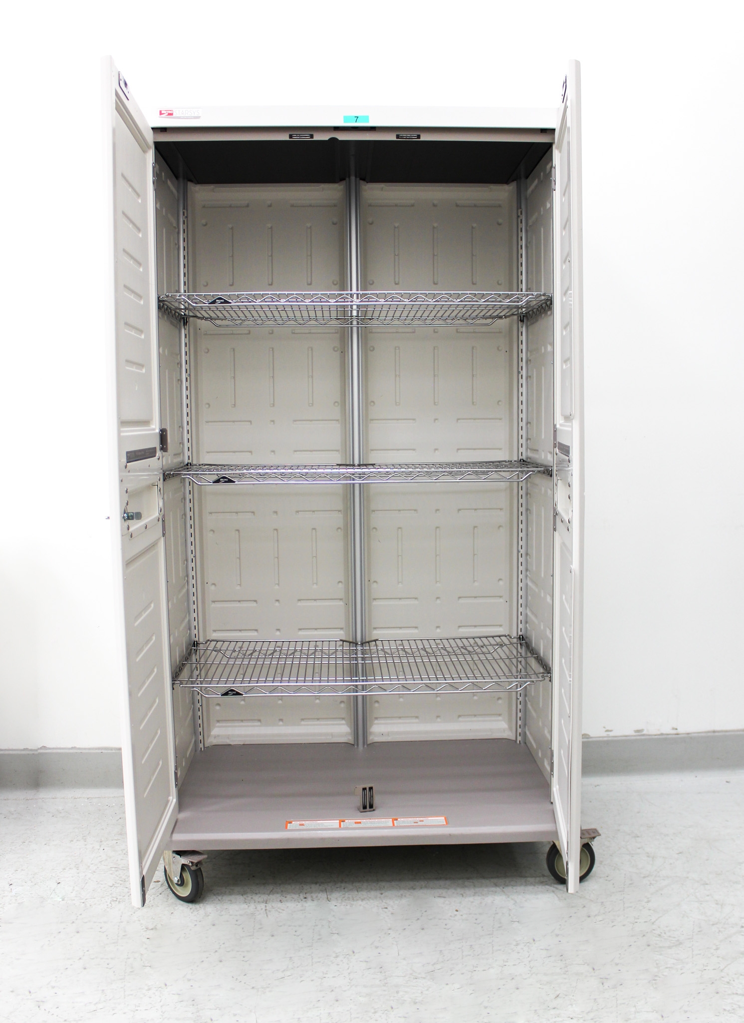 Metro Starsys Cart Facility Cart Mobile Polymer Doors 4 Shelves 5in Casters