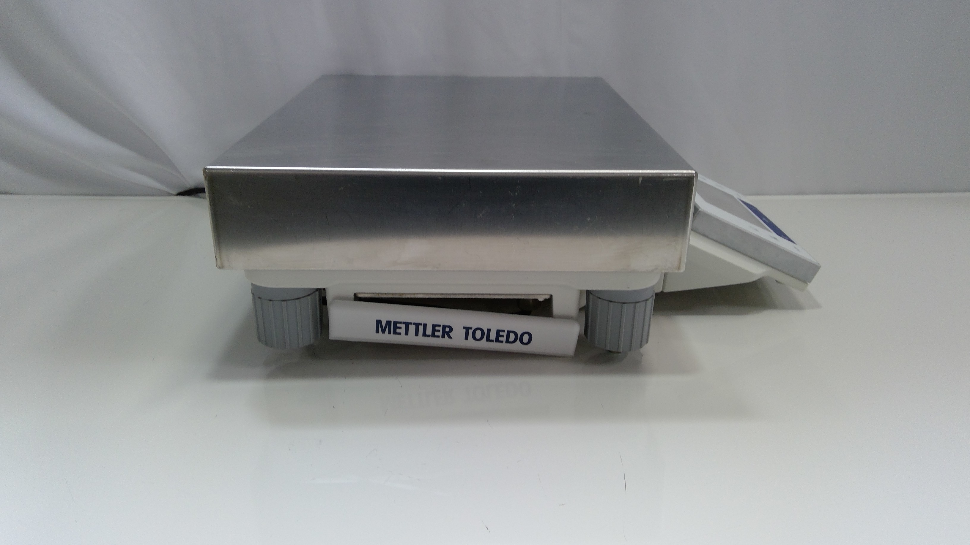 Mettler Toledo XS32001L Precision Balance 32,100g Capacity 120V