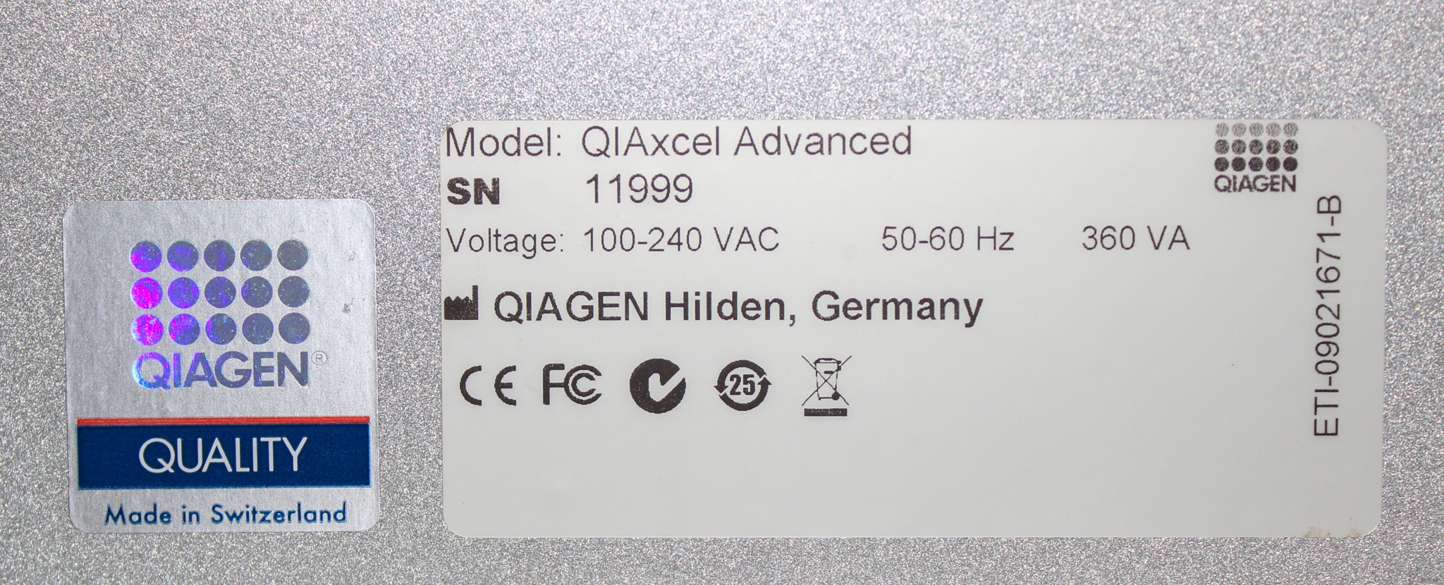 Qiagen QIAxcel Advanced Capillary Electrophoresis DNA RNA Analyzer Used