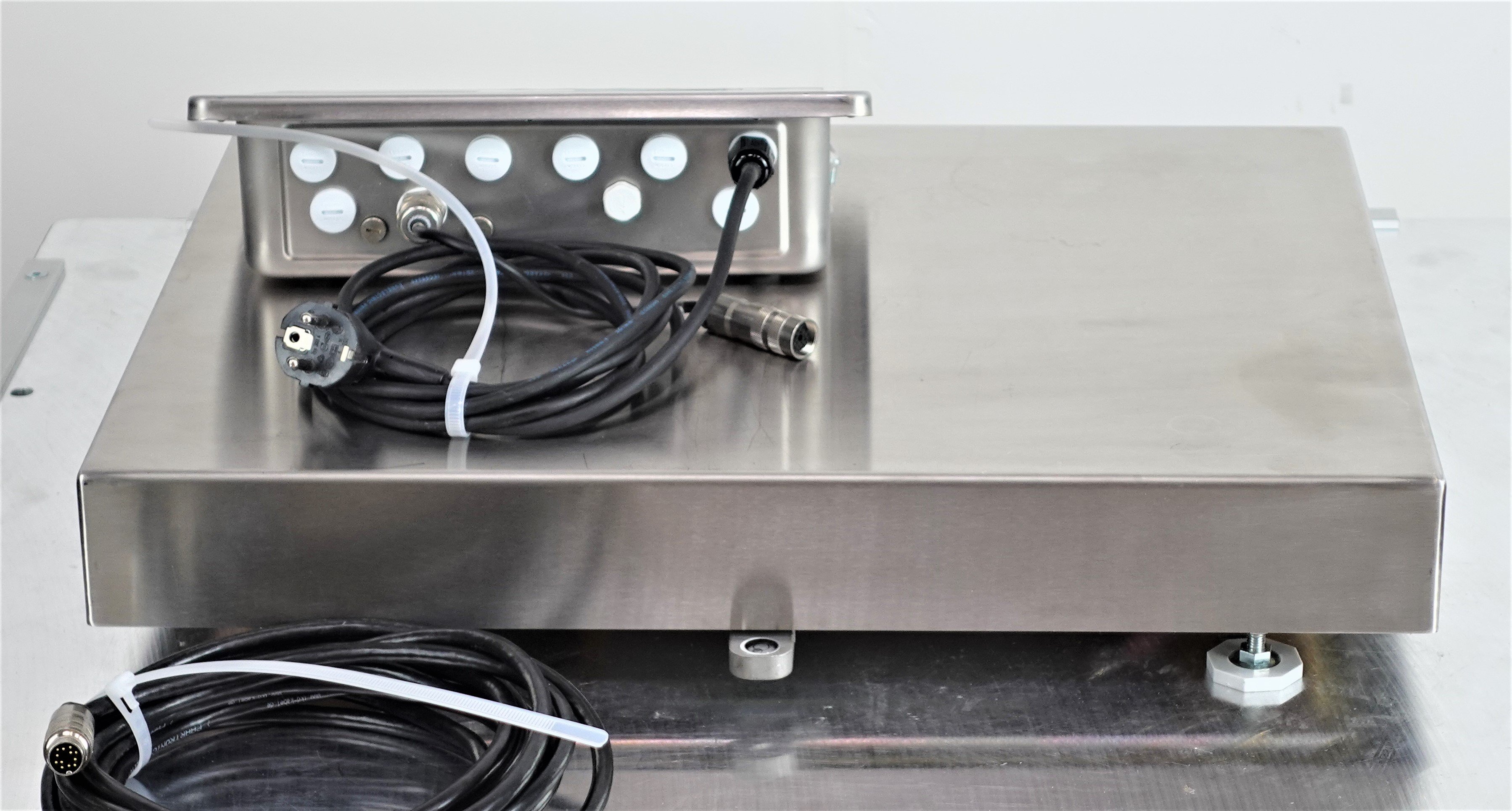 Sartorius Combics 1 Bench Scale CAH1G-64FE-S 120/220V Data Transfer 64kg