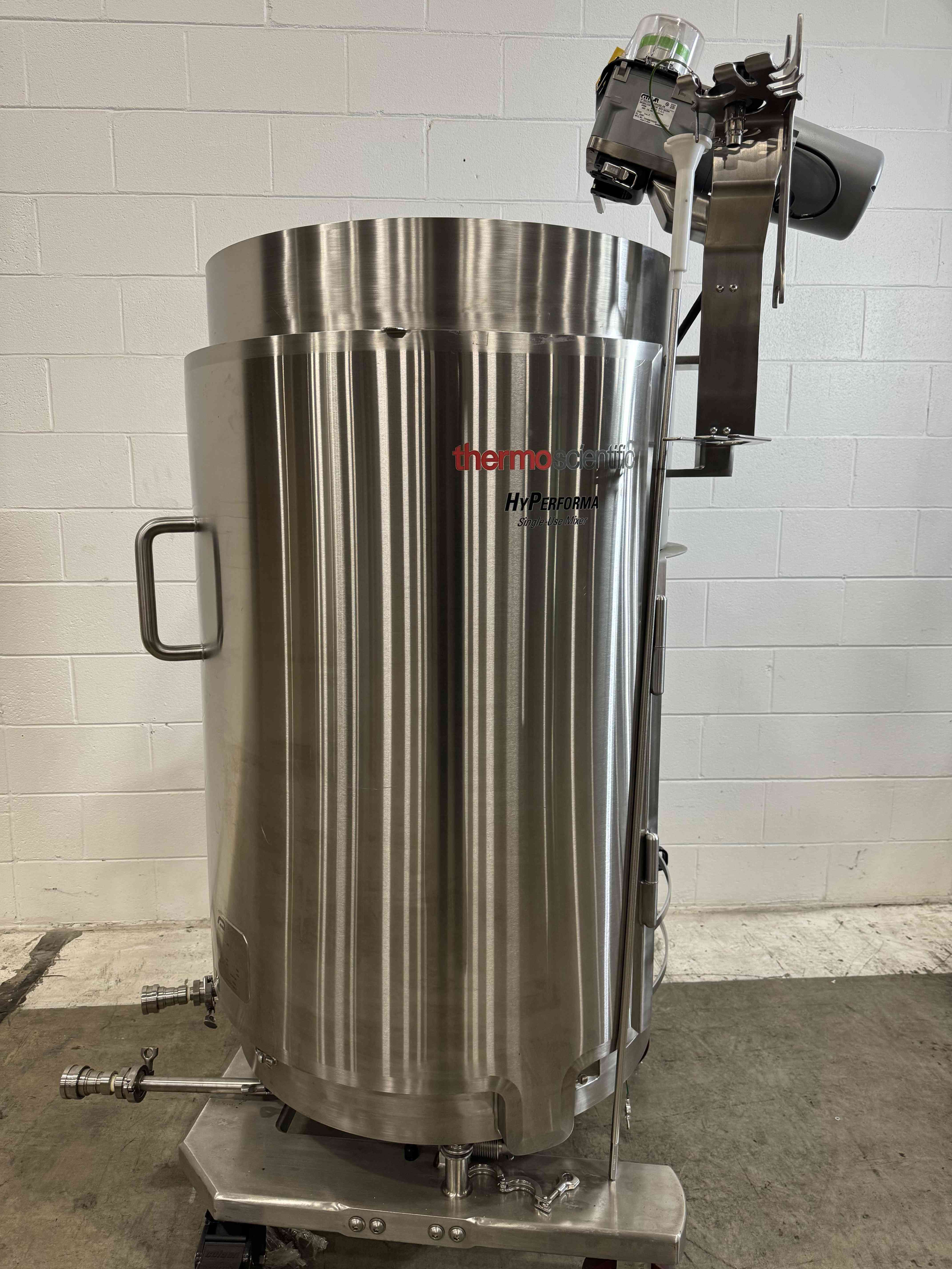 Thermo Scientific SUM0200.9002 HyPerforma 200L Single-Use Mixer, Jacketed, DC Motor