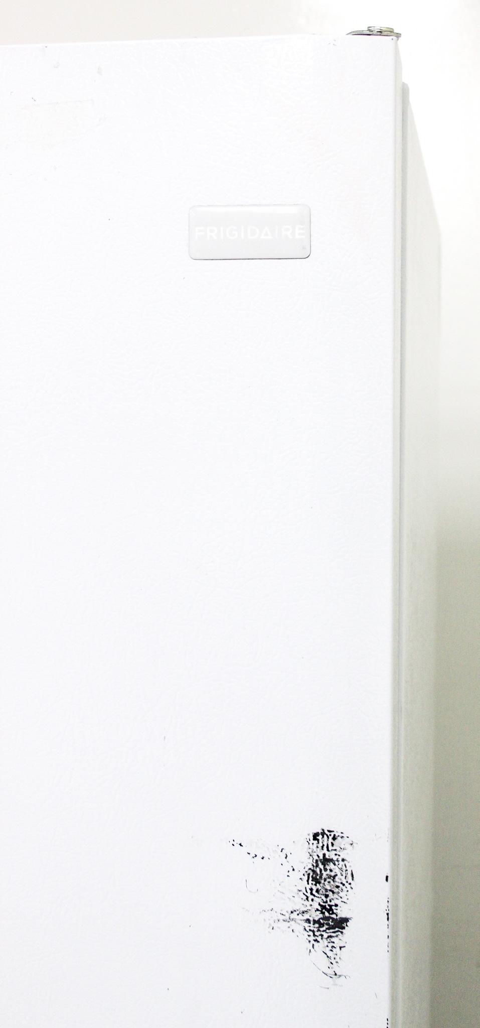 Frigidaire FFFU17M1QWA Upright Freezer 17.4 Cu Ft -28C Energy Efficient