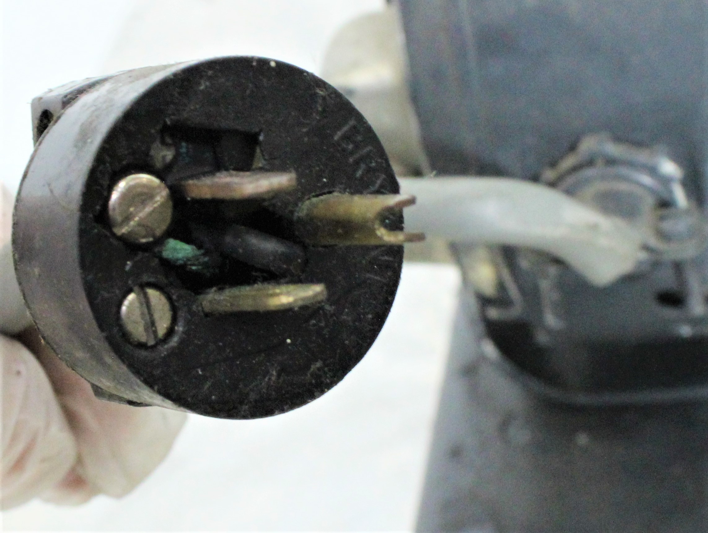 Welch 1376 DuoSeal Vacuum Pump 10.6 cfm 1x10-4 Torr Dual Stage Rotary Vane