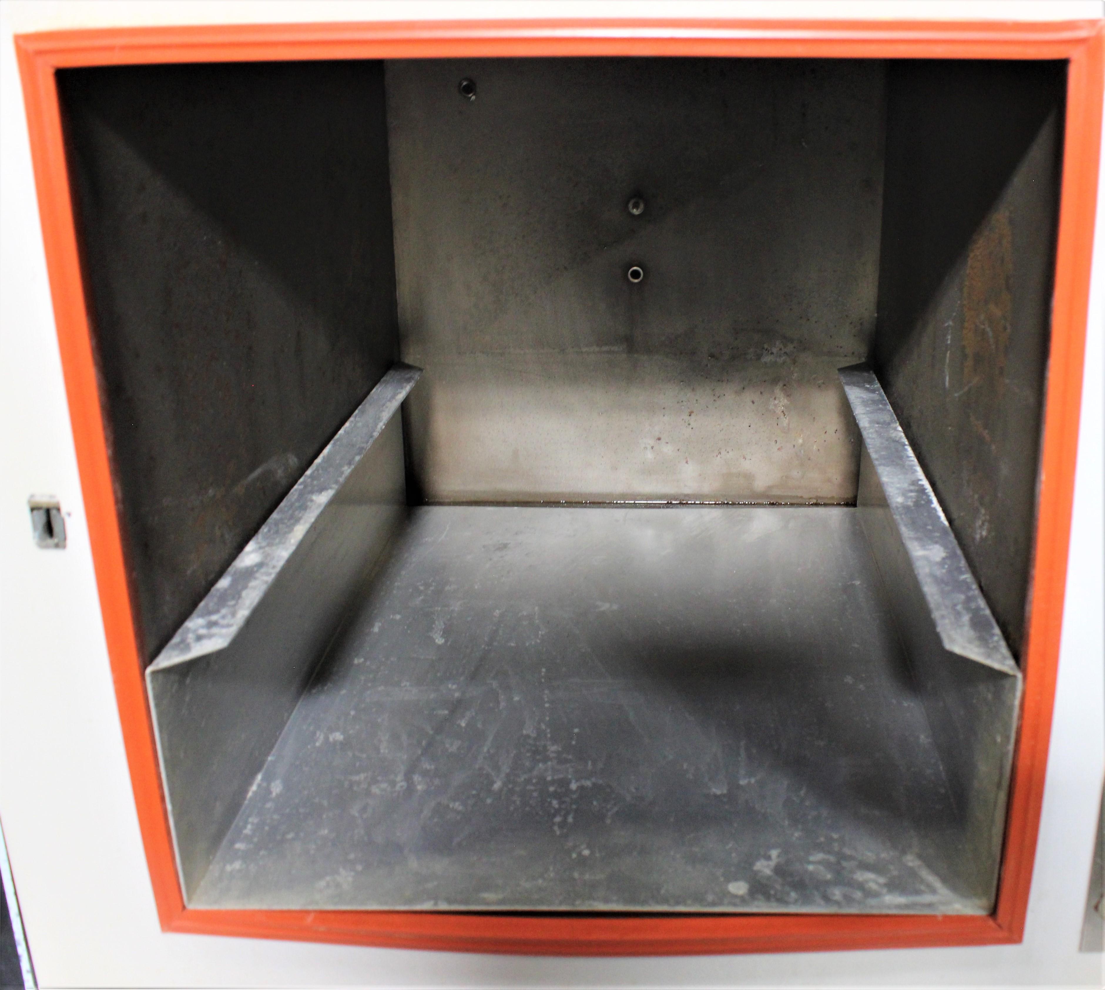 Lab-Line 3618 Vacuum Oven Used Temp Range +5C to 220C Volume 2.3 cu ft