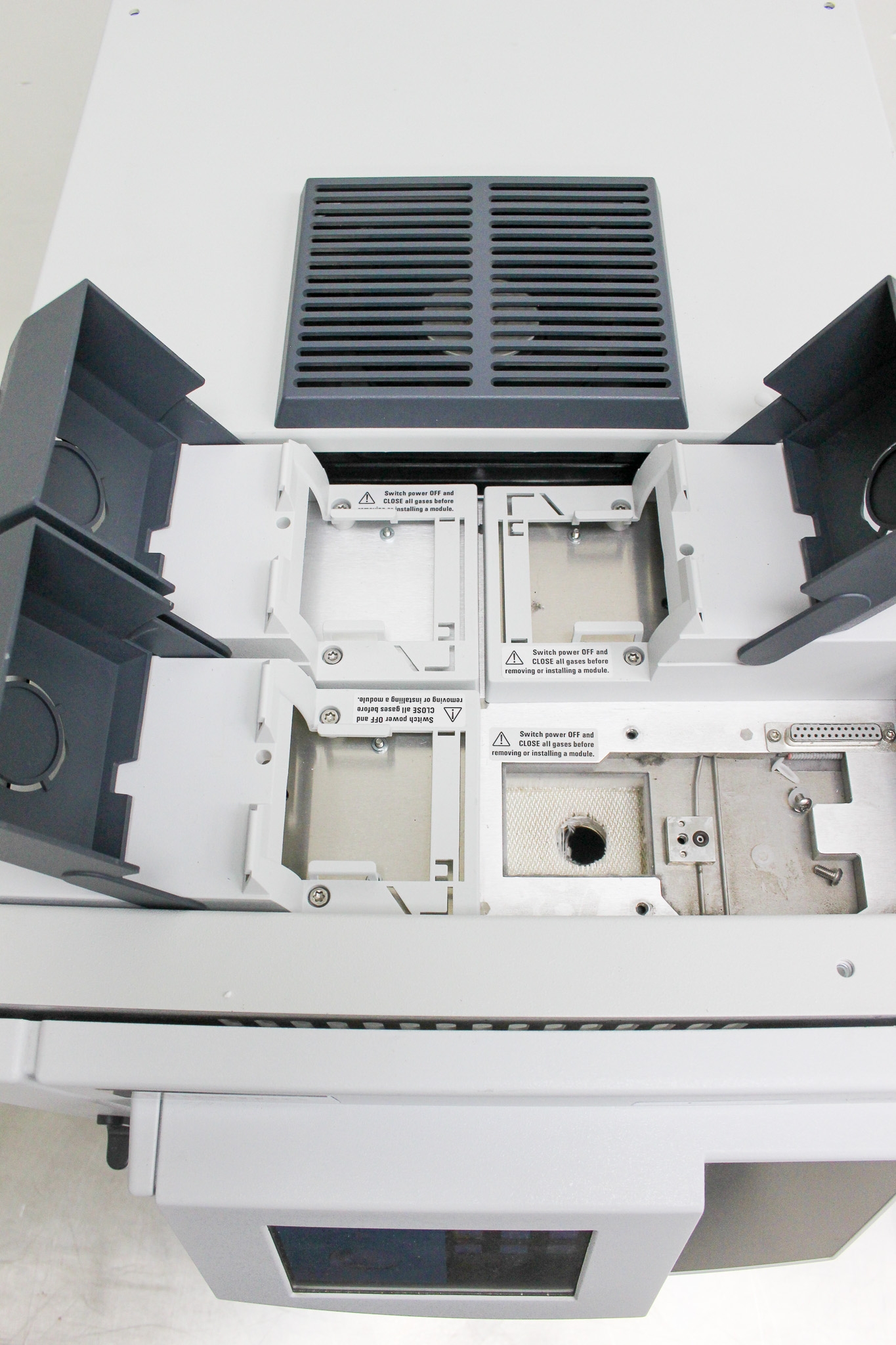 Thermo Trace 1310 Chromatograph System Gas Chromatography Oven