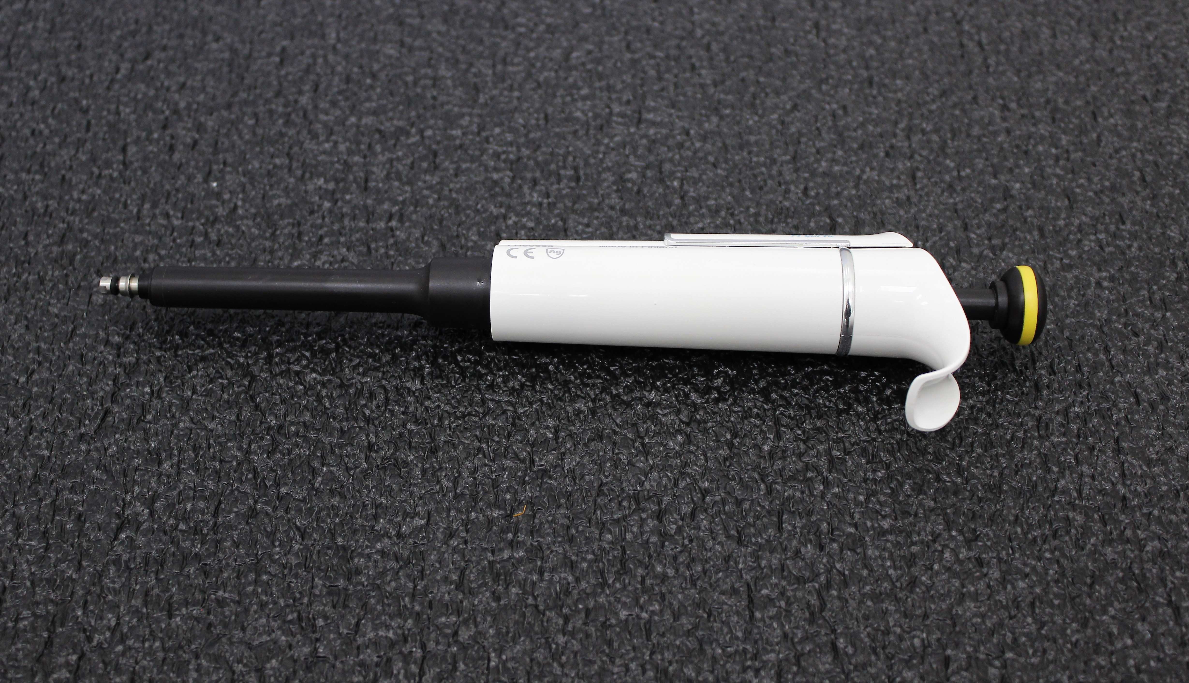 Thermo Scientific 20 - 200 ul F1-ClipTip Variable Volume Pipette Used