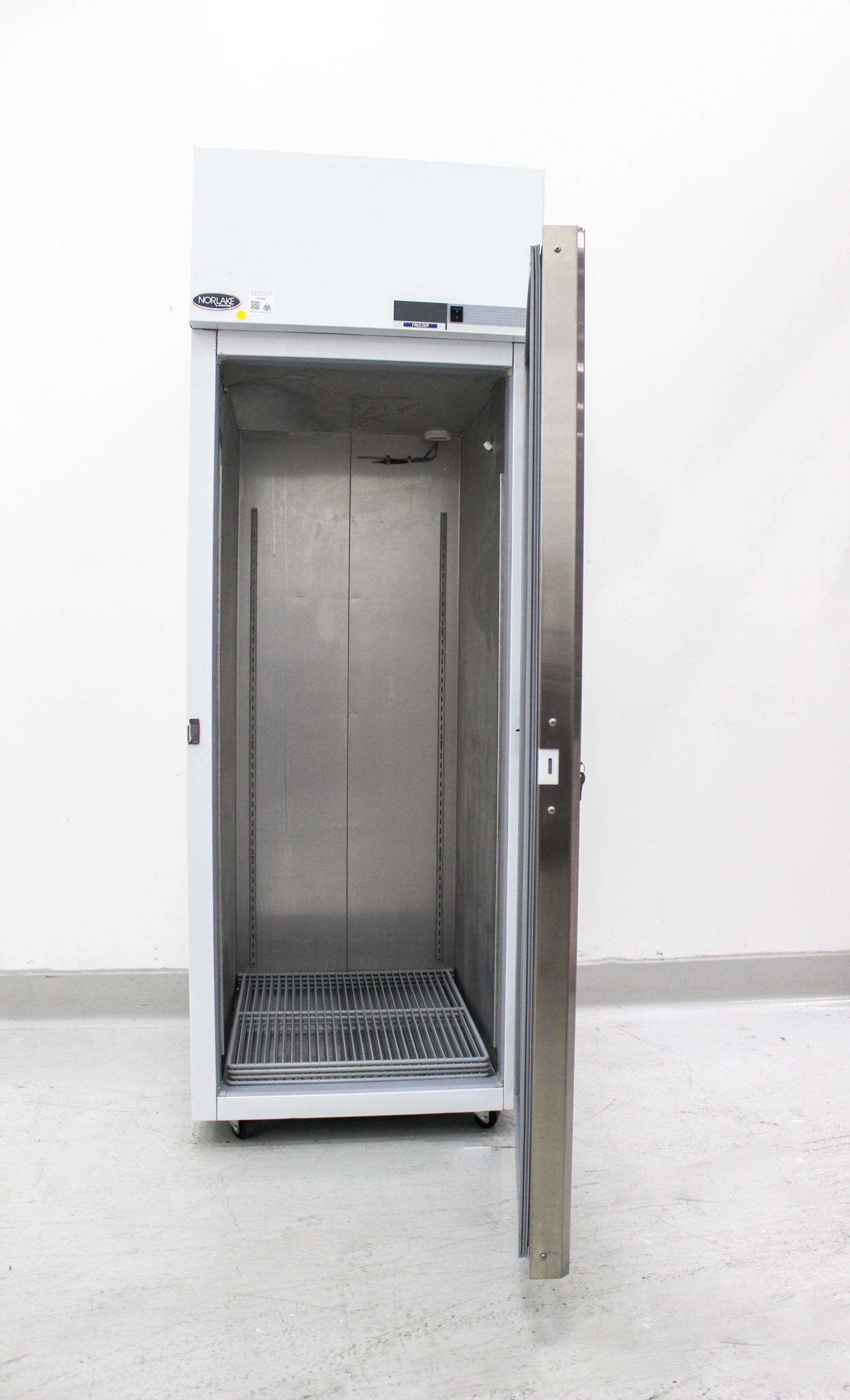 Norlake NSLF241WMW Freezer Scientific 24 cu ft -25C to -10C, Manual Defrost