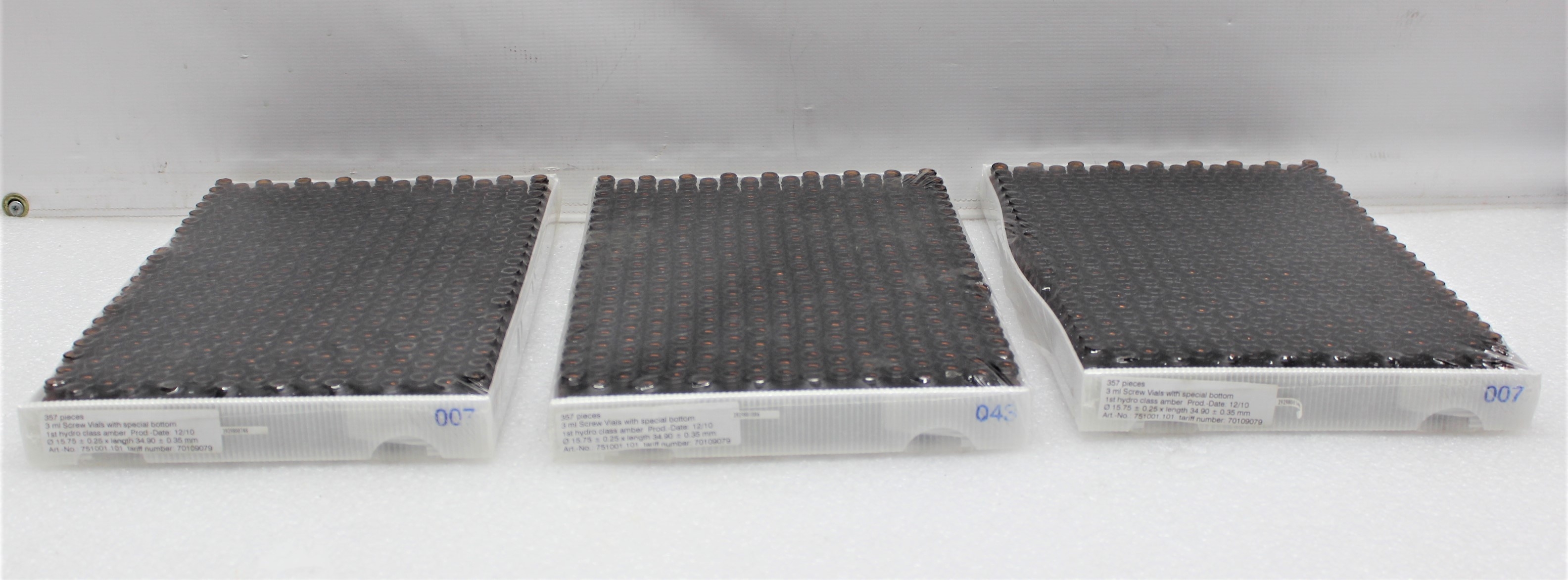 Unknown 3 mL Amber Screw Vials Chemistry Reaction Accessory 357 Pieces