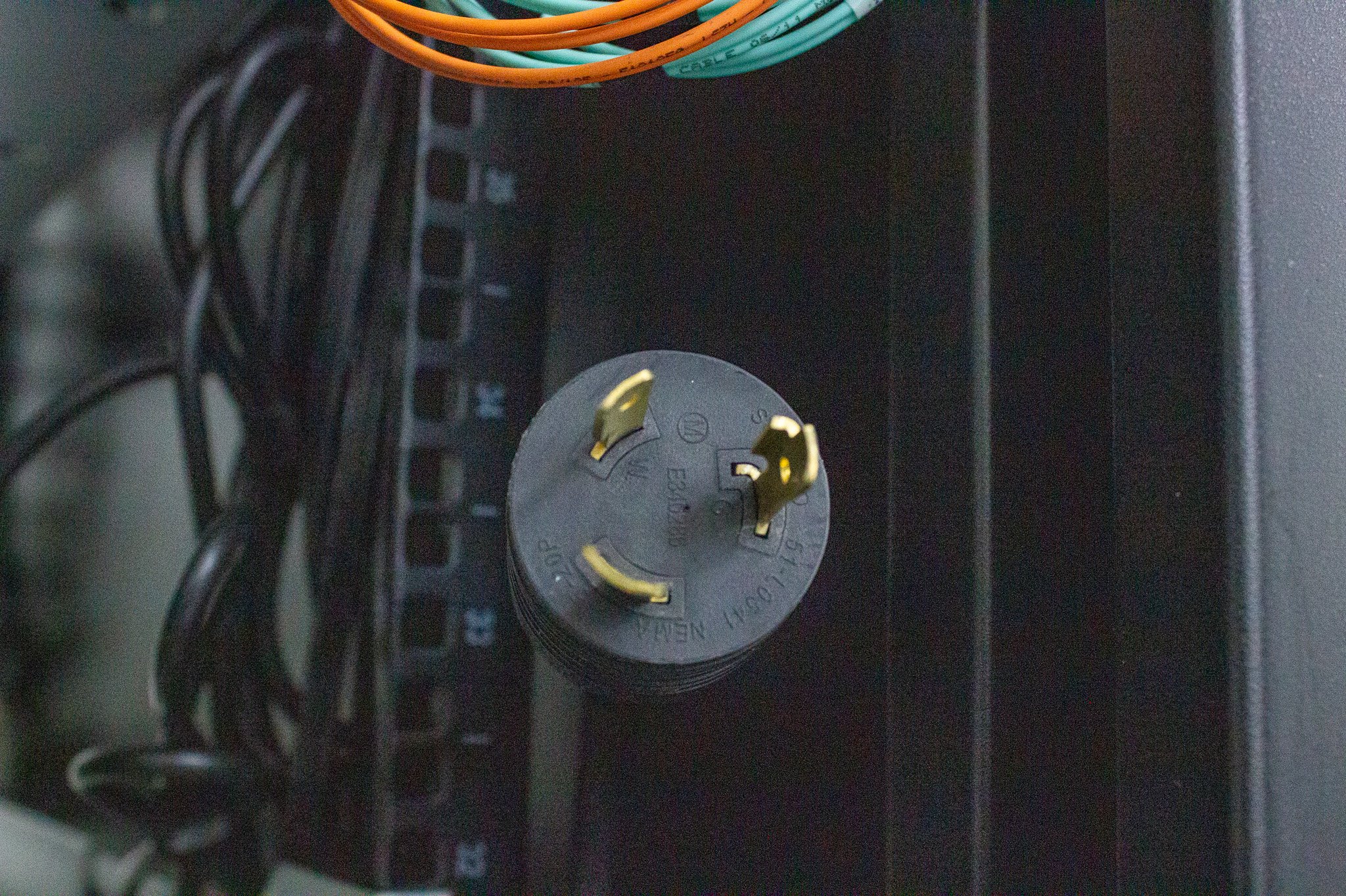 Chatsworth CP3183722 Network Cabinet w/ Cisco & Server Tech Switches 120V