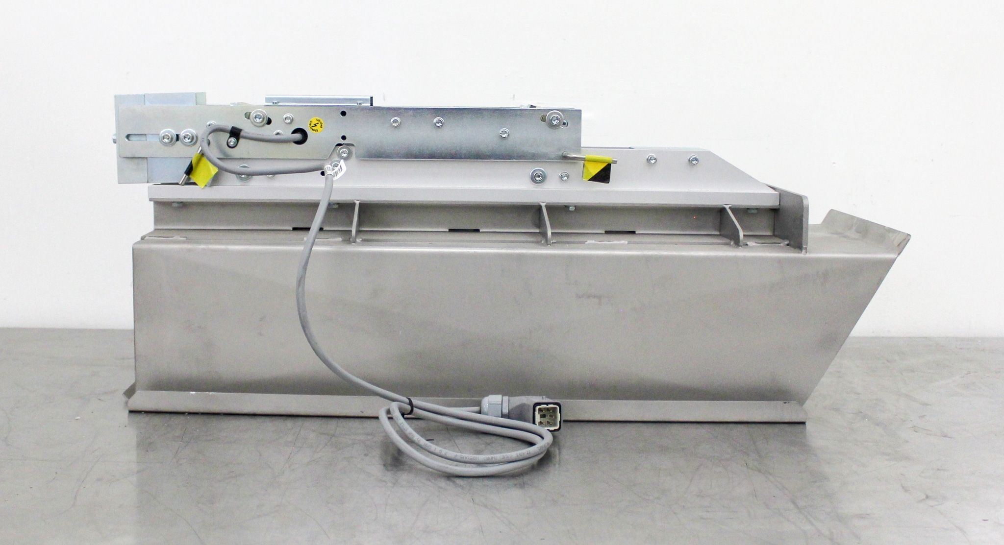 RNA SLL400-400 Vibratory Linear Feeder Robust Performance Adjustable Angles