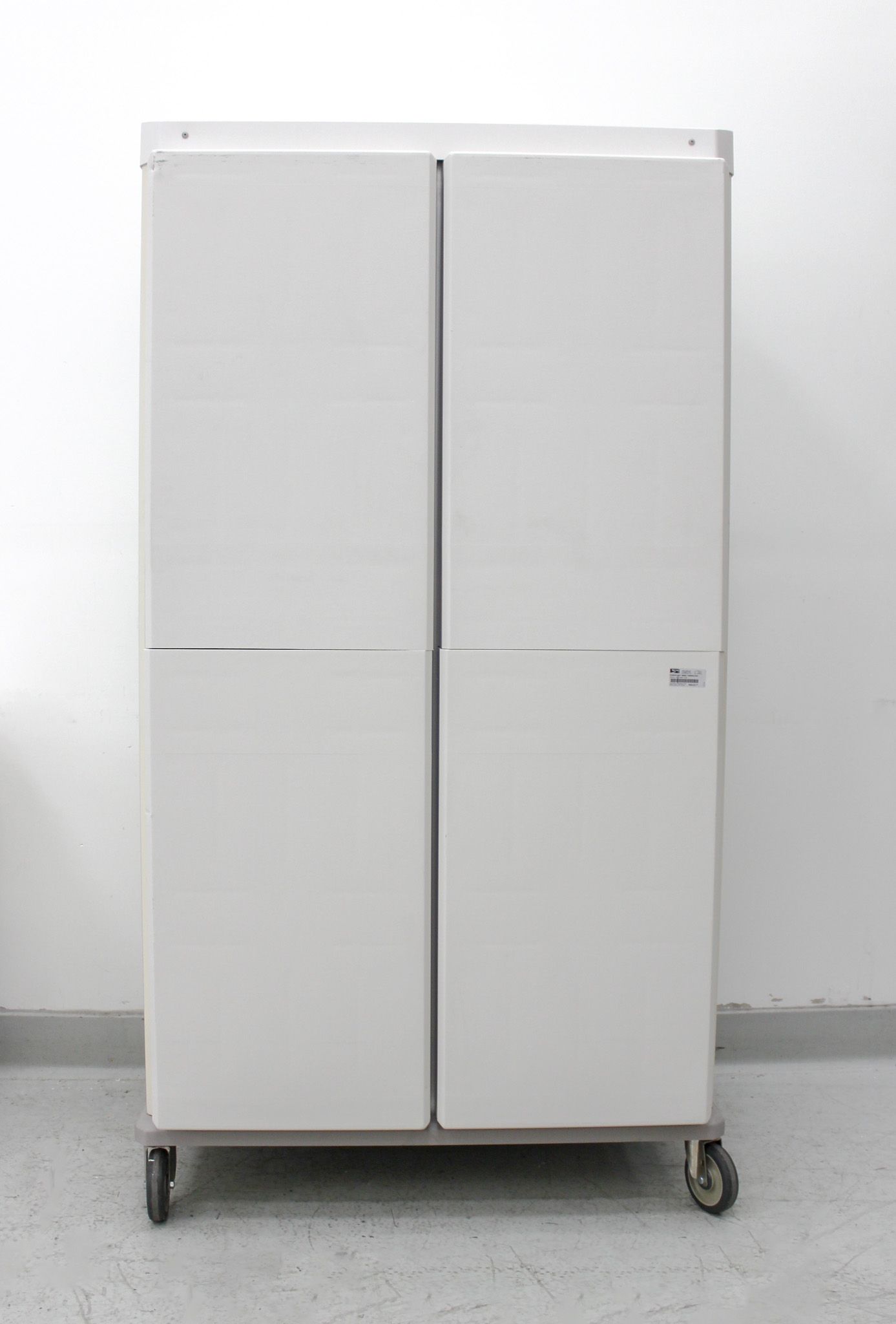 Metro Starsys Cart Facility Cart Mobile Polymer Doors 4 Shelves 5in Casters