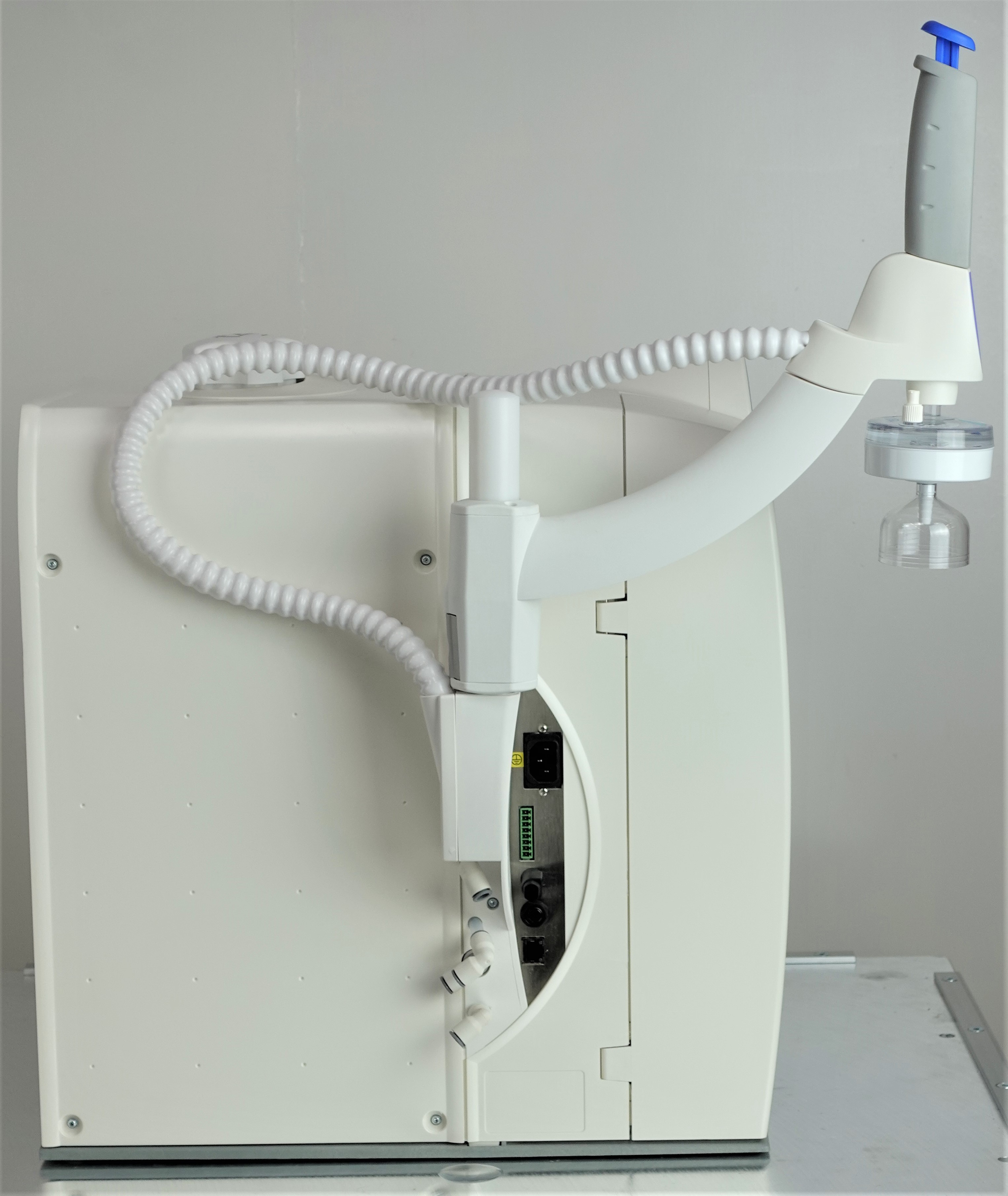 Milli-Q Direct 8 Water Purification System with UV Photooxidation