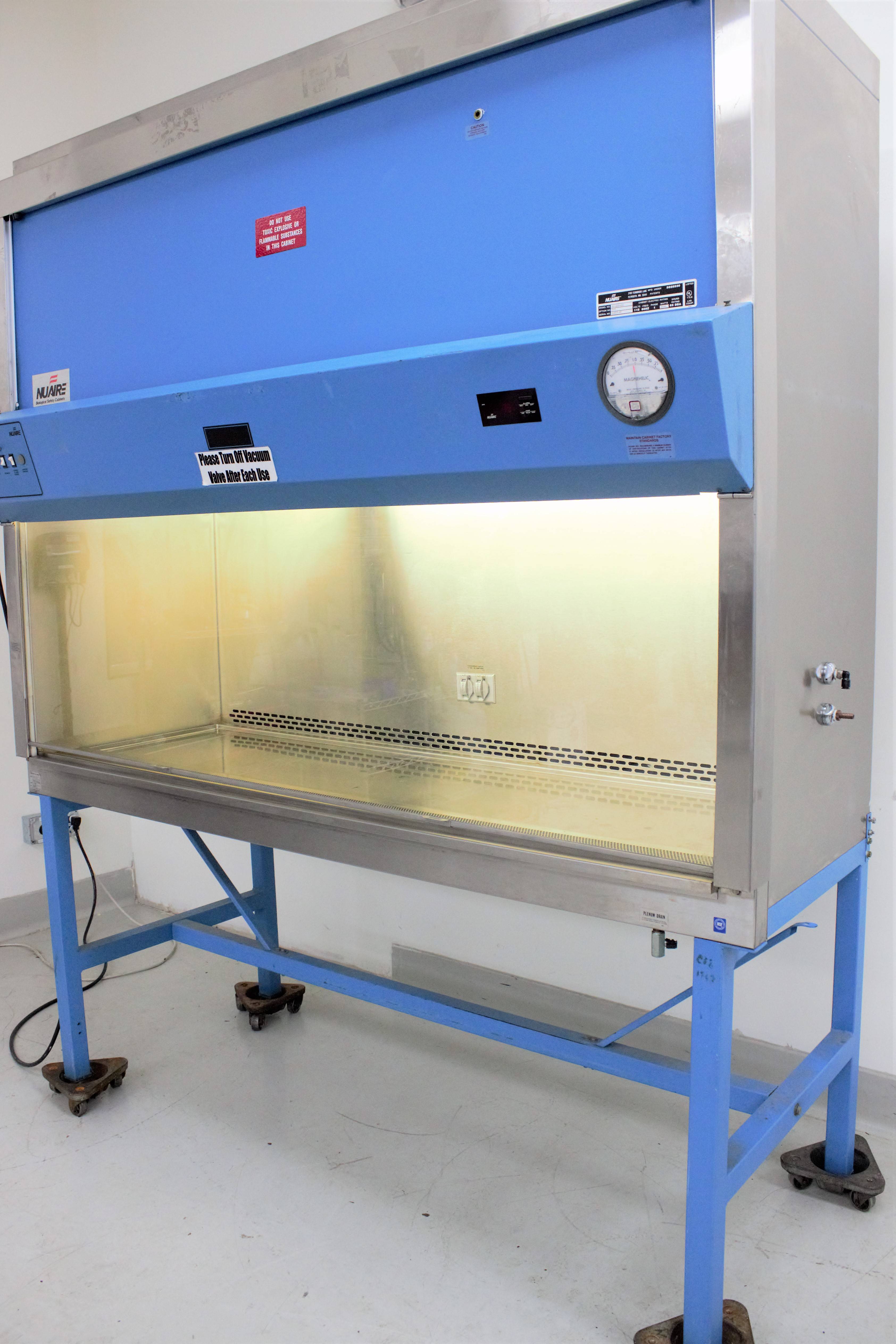 NuAire NU-425-600 Biological Safety Cabinet 6ft Lab Safer Airflow Ergonomics