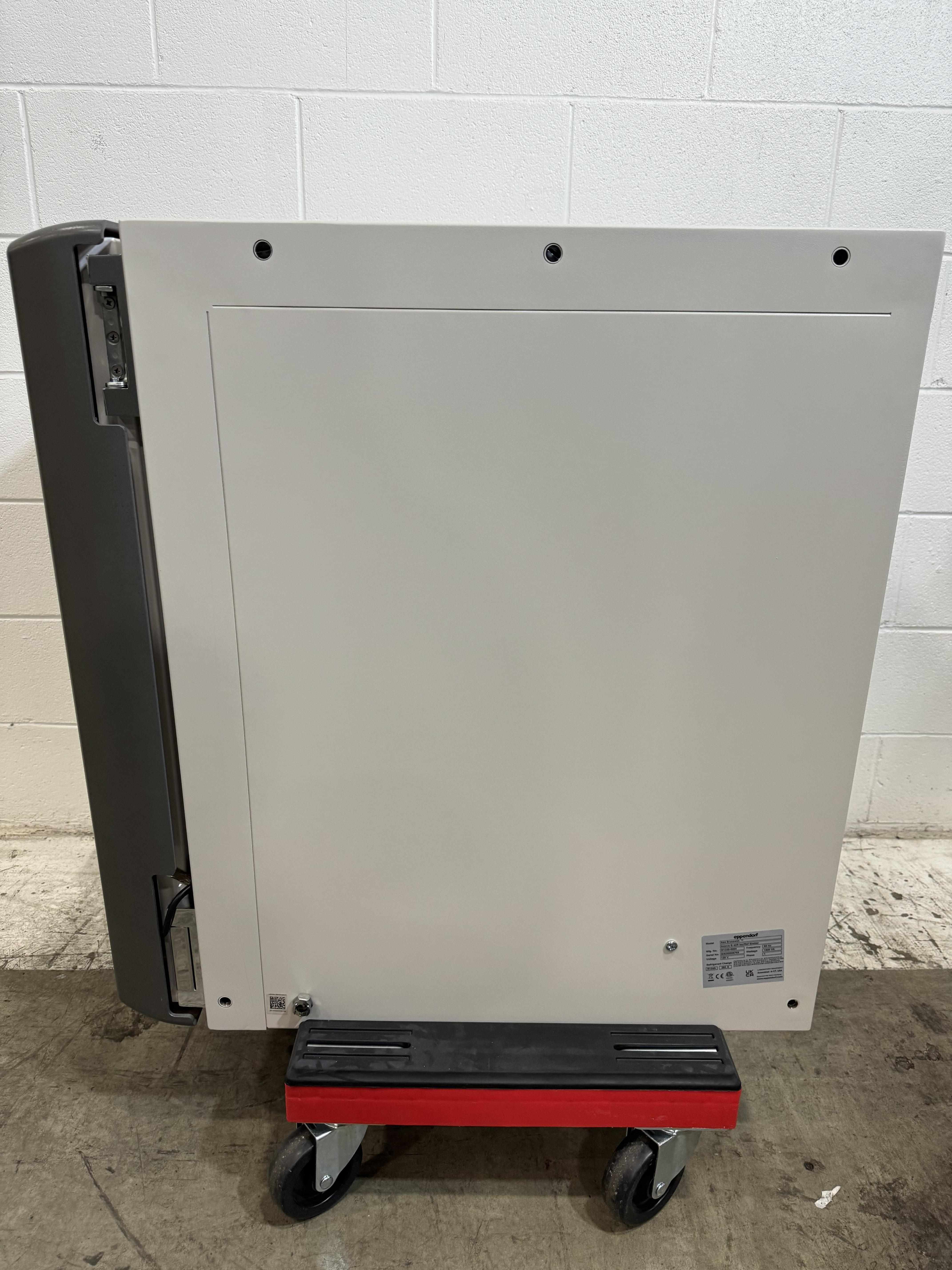 Eppendorf Innova 42R Incubator Shaker 25-400 RPM for Lab Use, New Condition