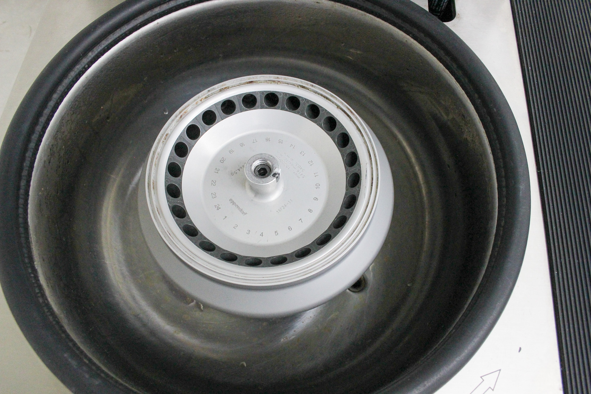 Eppendorf 5403 Benchtop Centrifuge Refrigerated 15000RPM Tested Used