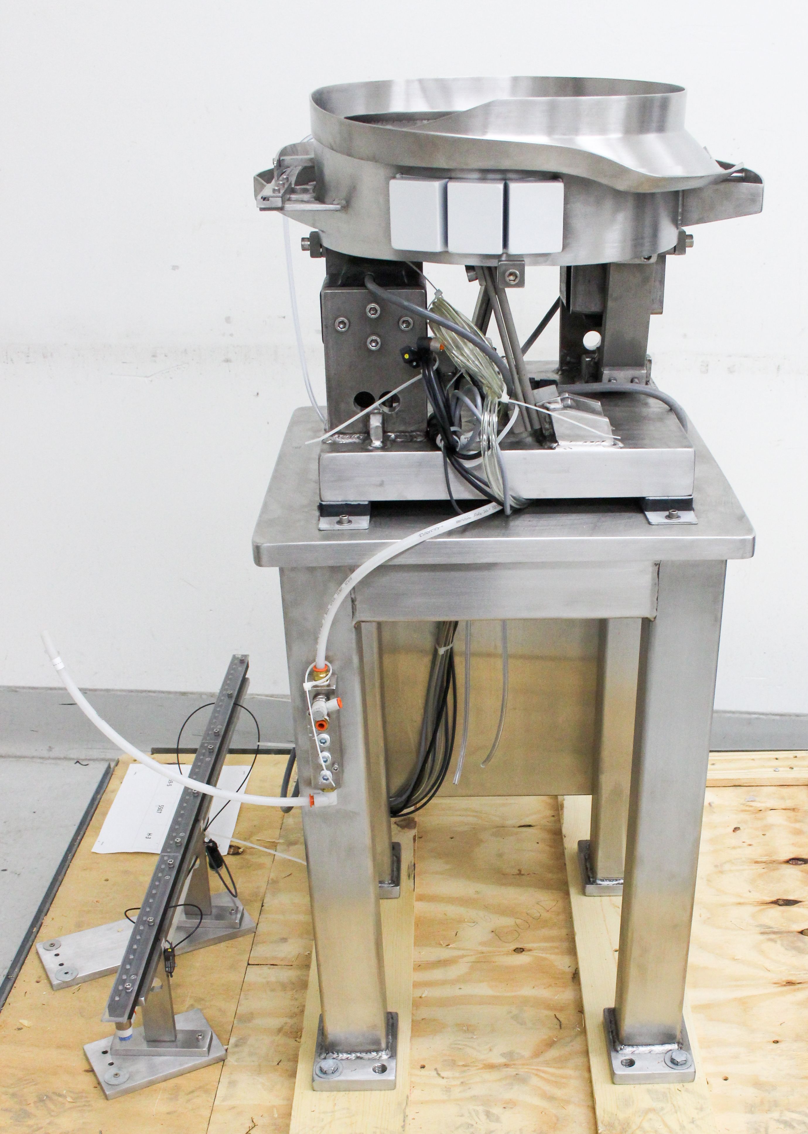 R-Tech Model 15-110AC Vibratory Bowl Feeder, Precision Part Sorting System